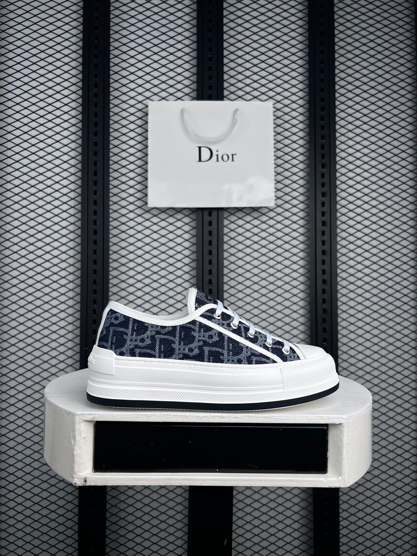 Ladies Luxury sneaker