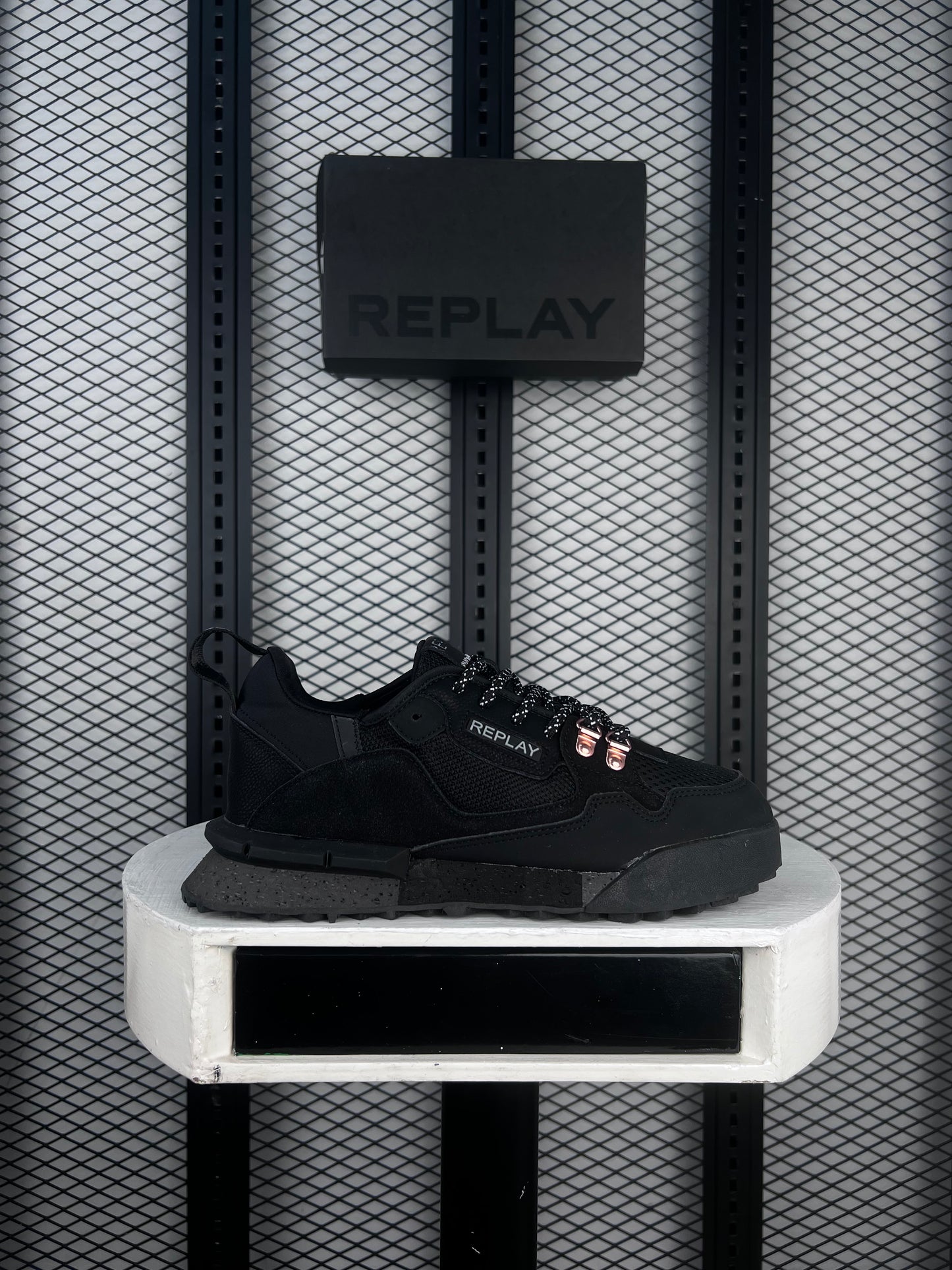 Special edition sneaker
