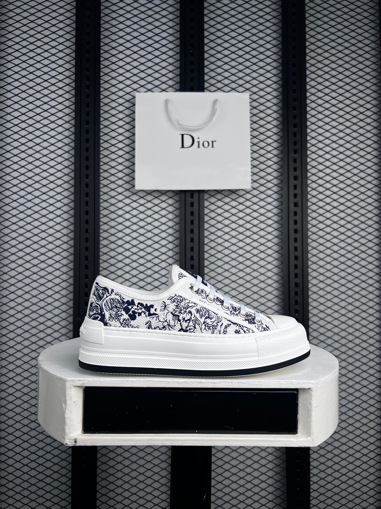 Ladies Luxury sneaker