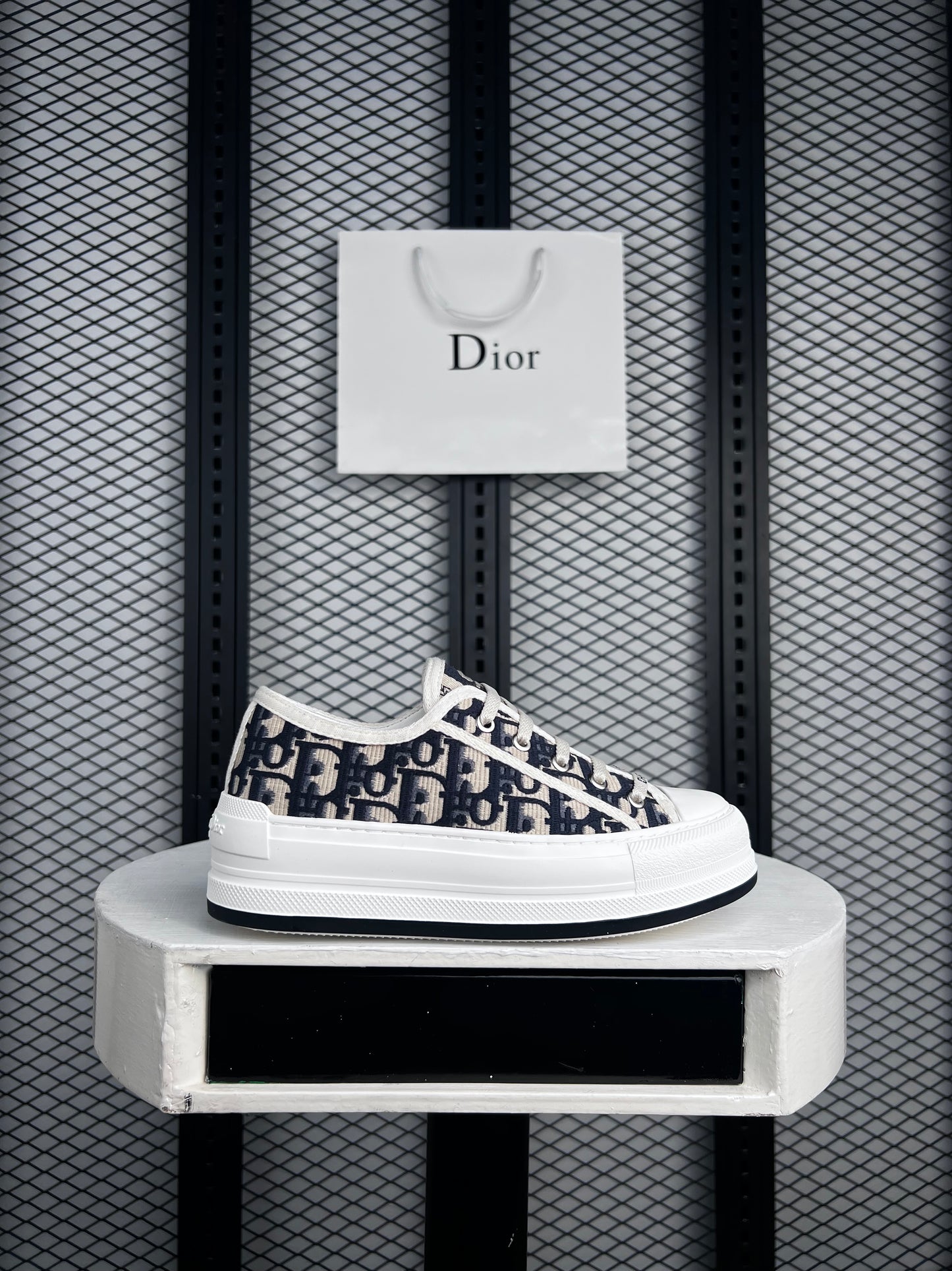 Ladies Luxury sneaker