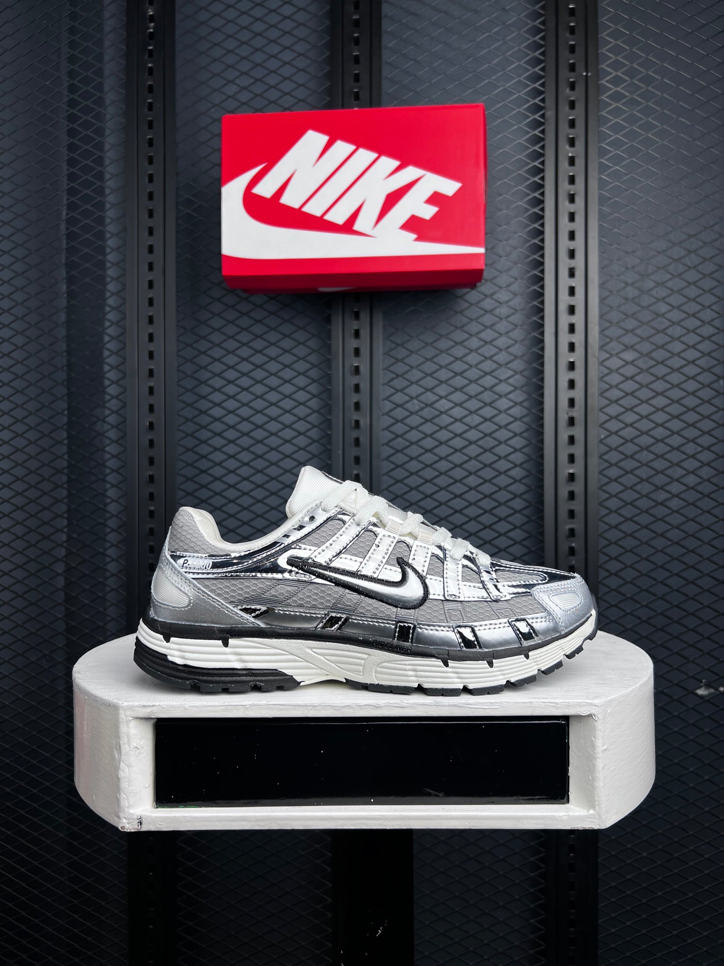 Special Edition Sneaker P-6000