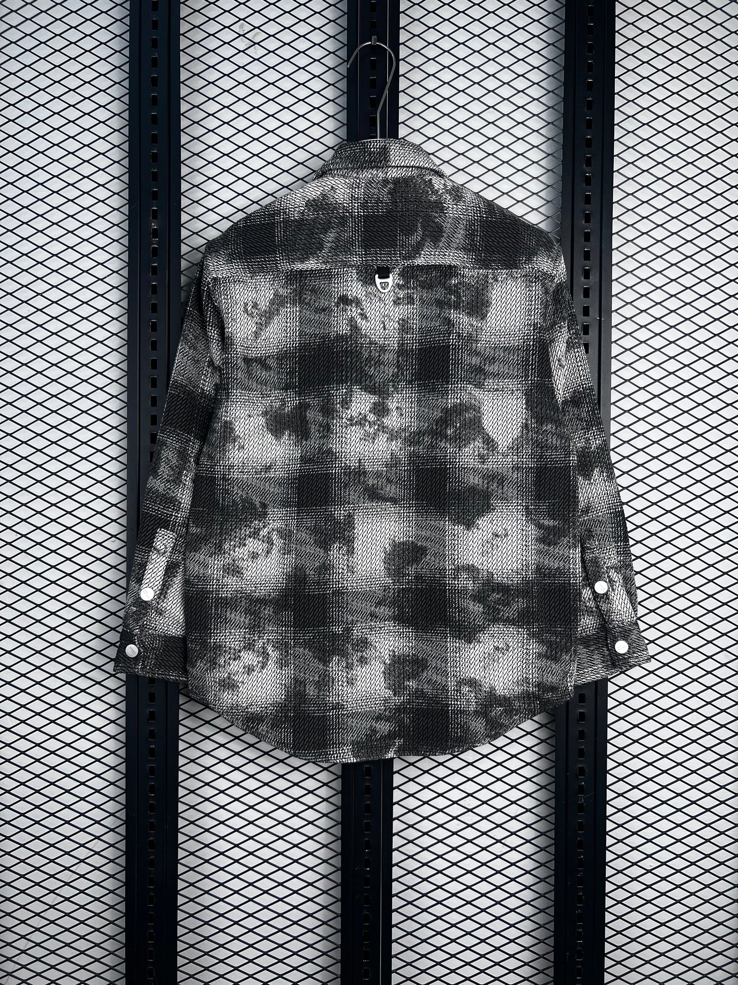 Men’s long sleeve shirt