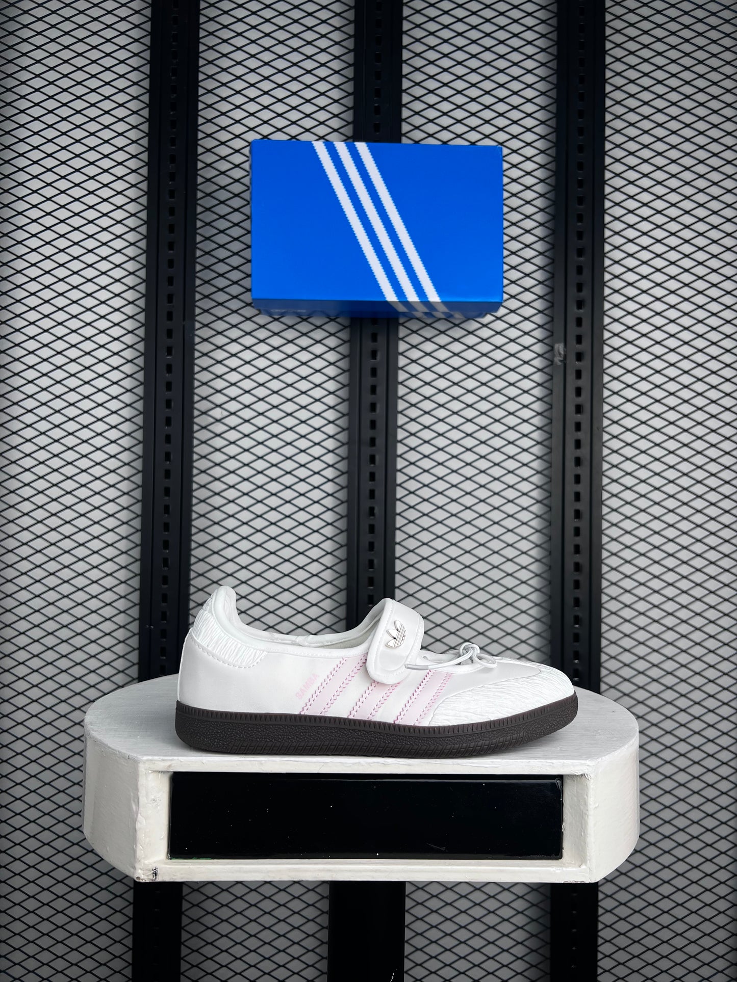 Special Edition sneaker