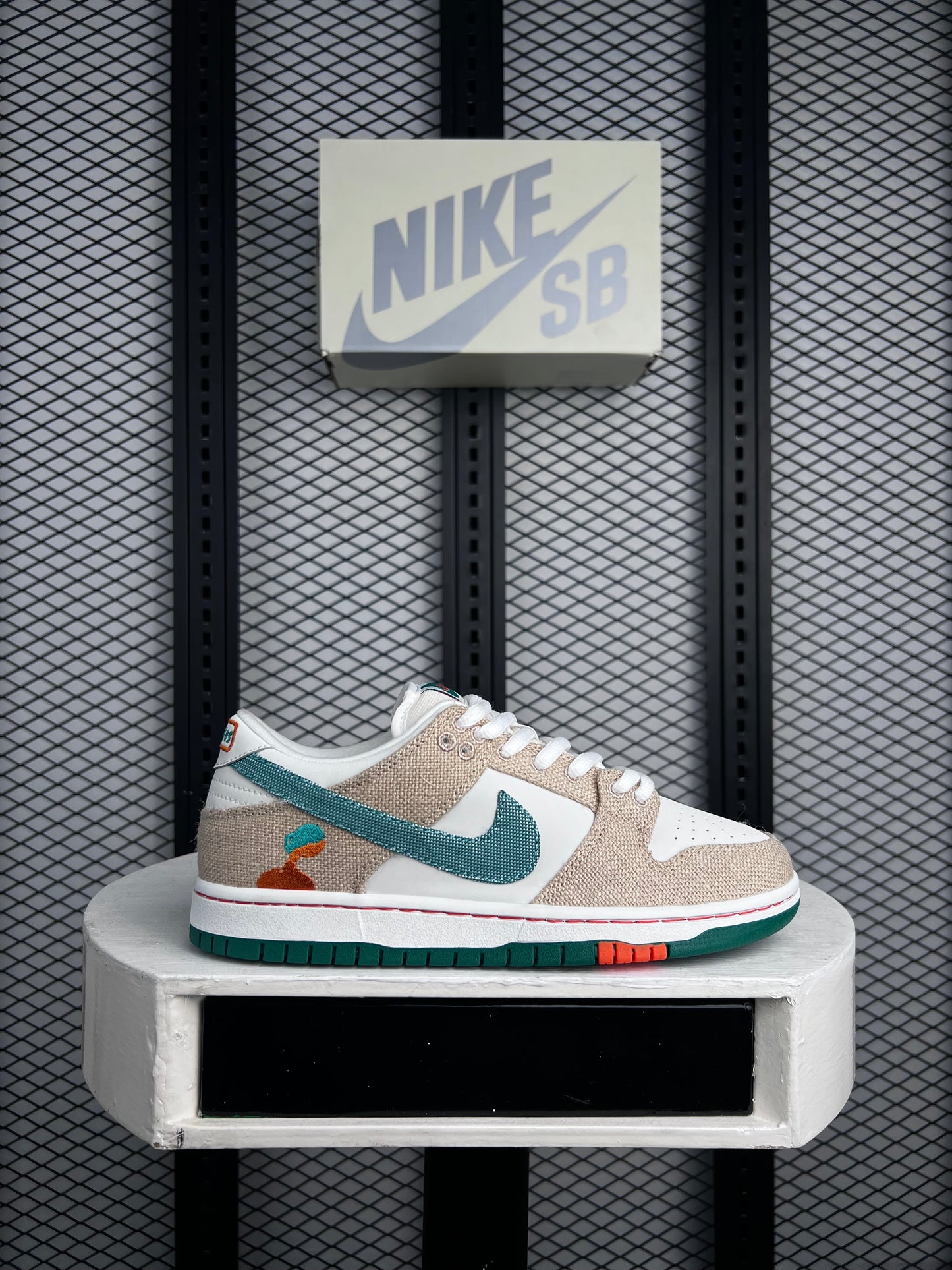 SB Low Luxury Sneakers