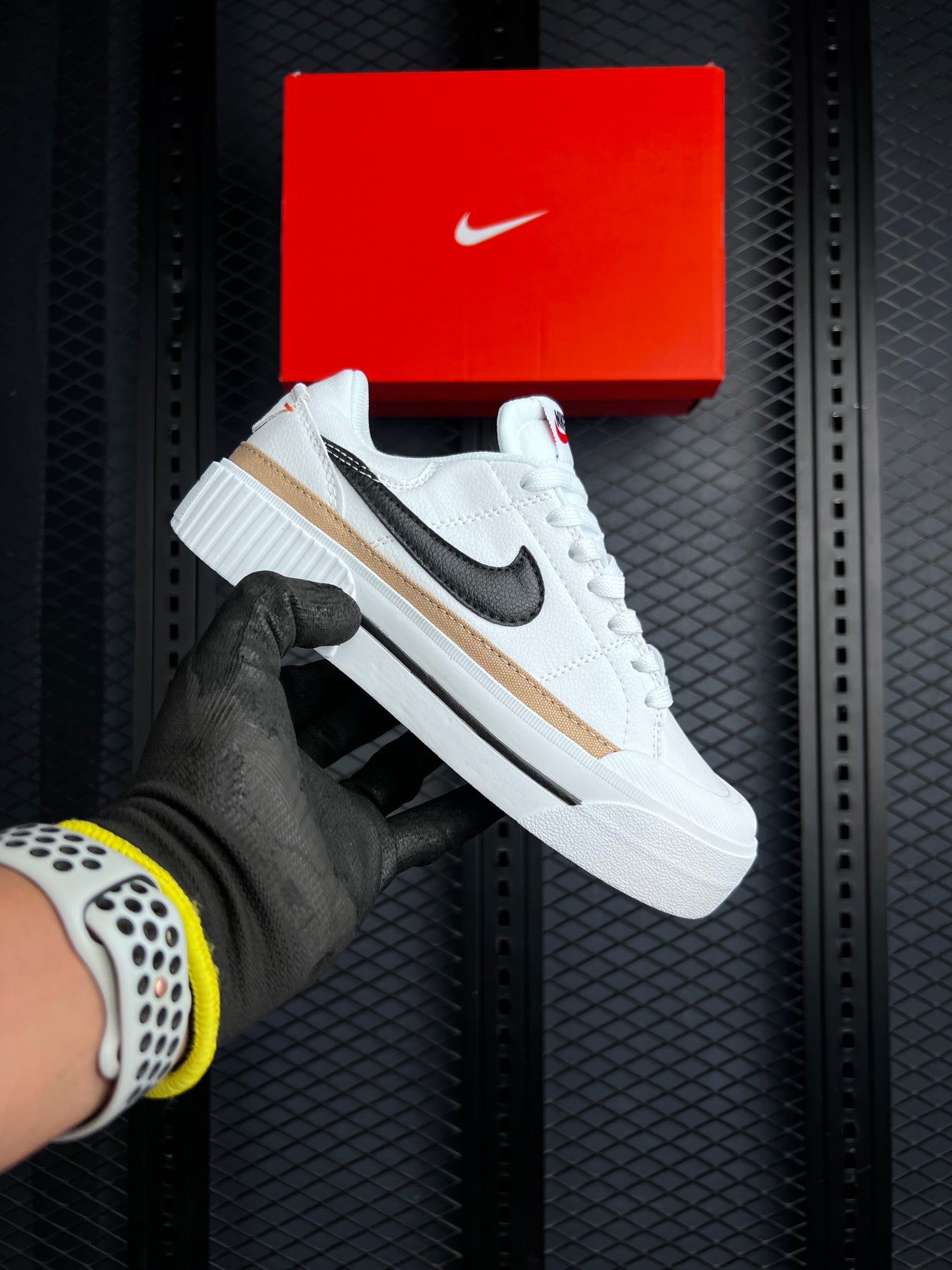 Court Legacy Lift Sneakers