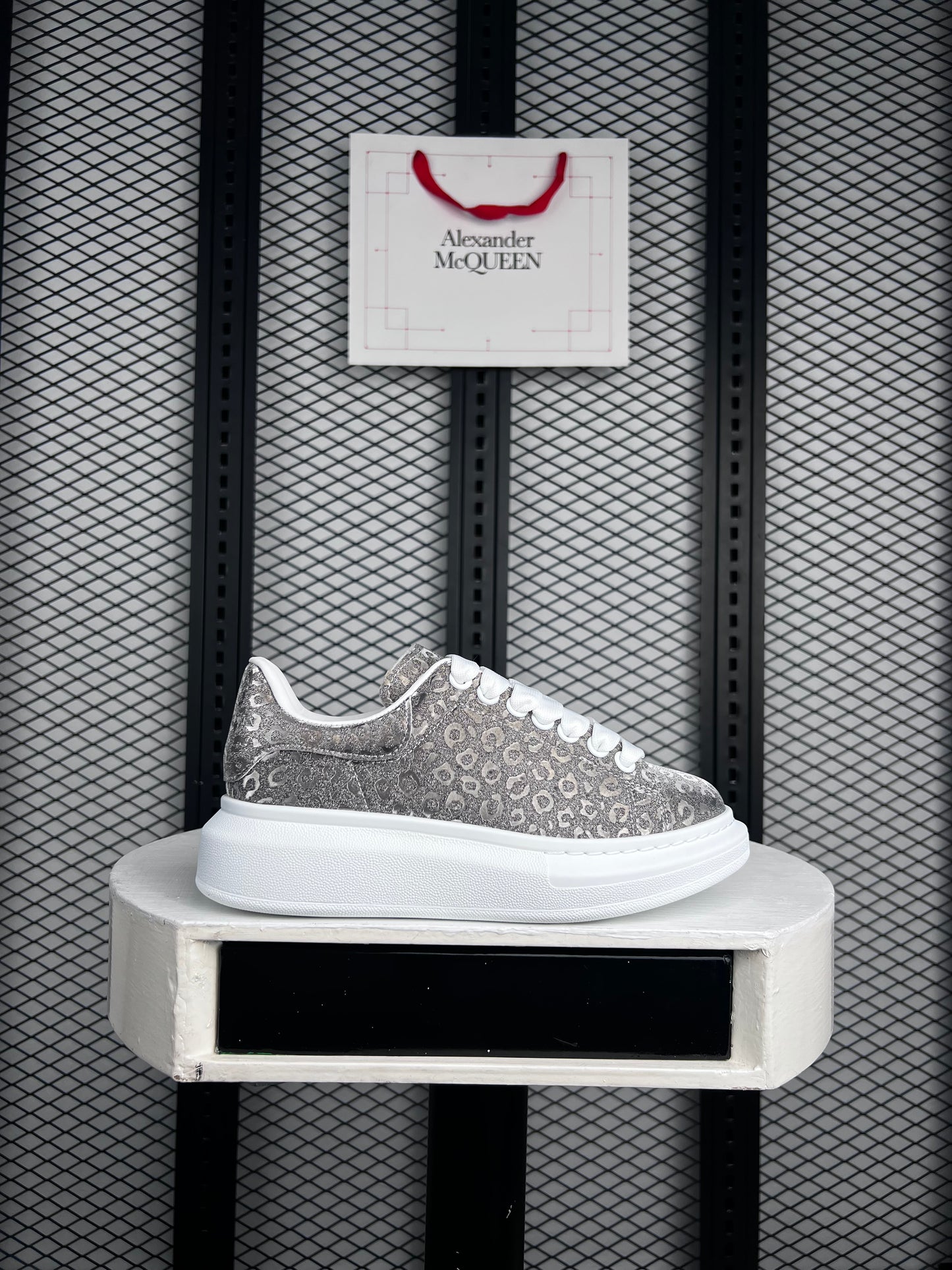 Ladies Luxury sneaker