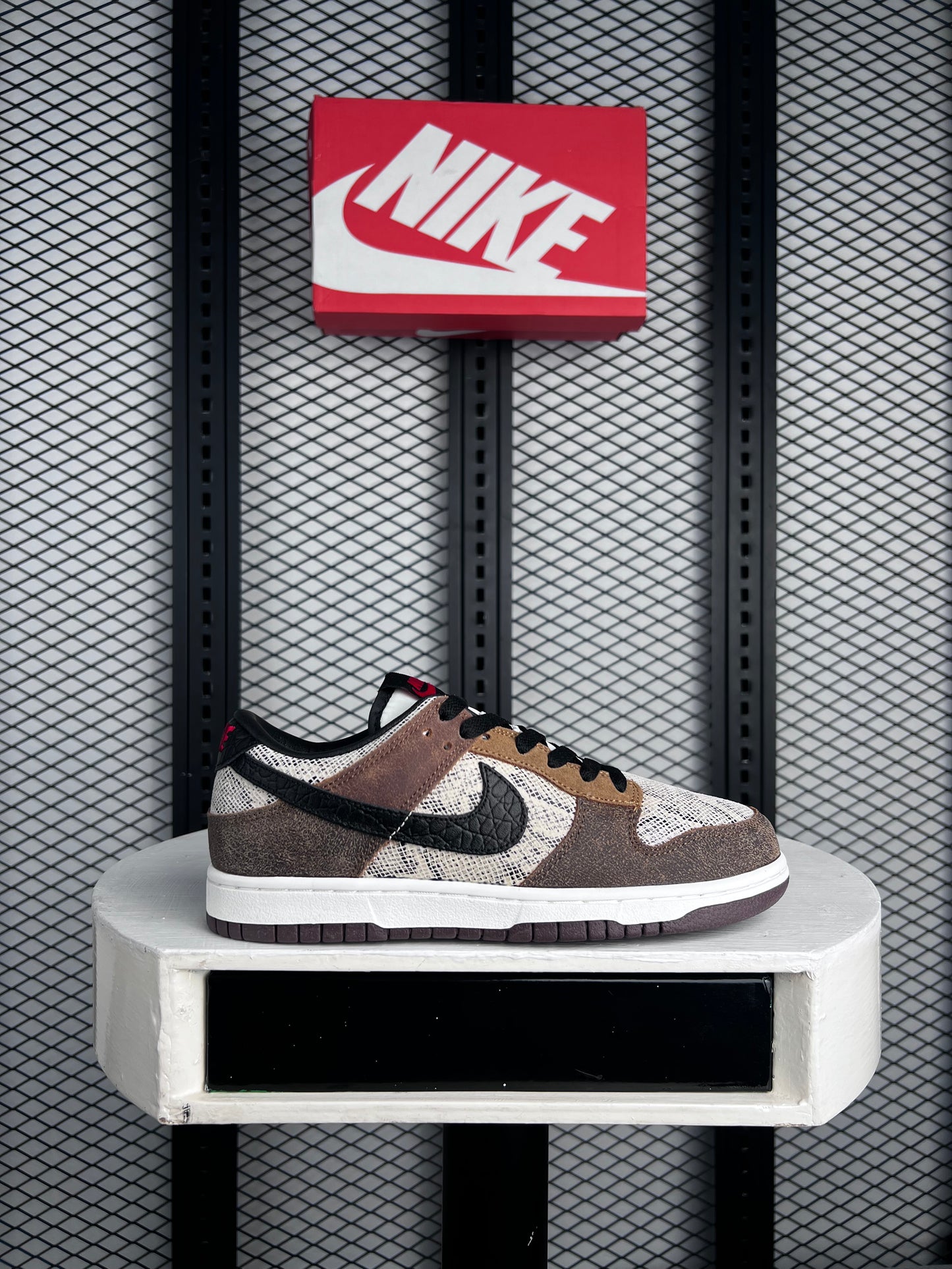 SB DNK sneaker