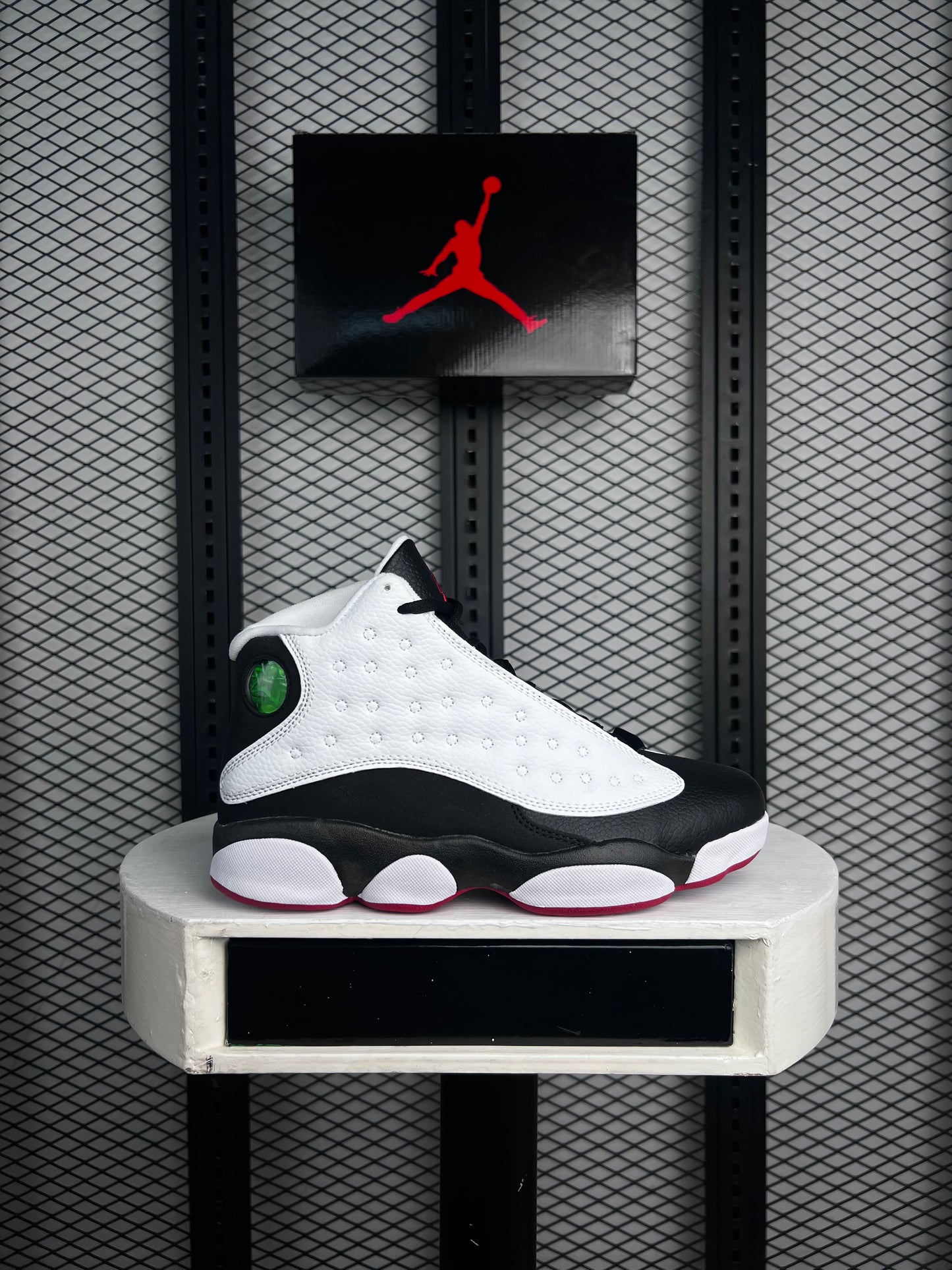 J13 retro lifestyle sneaker