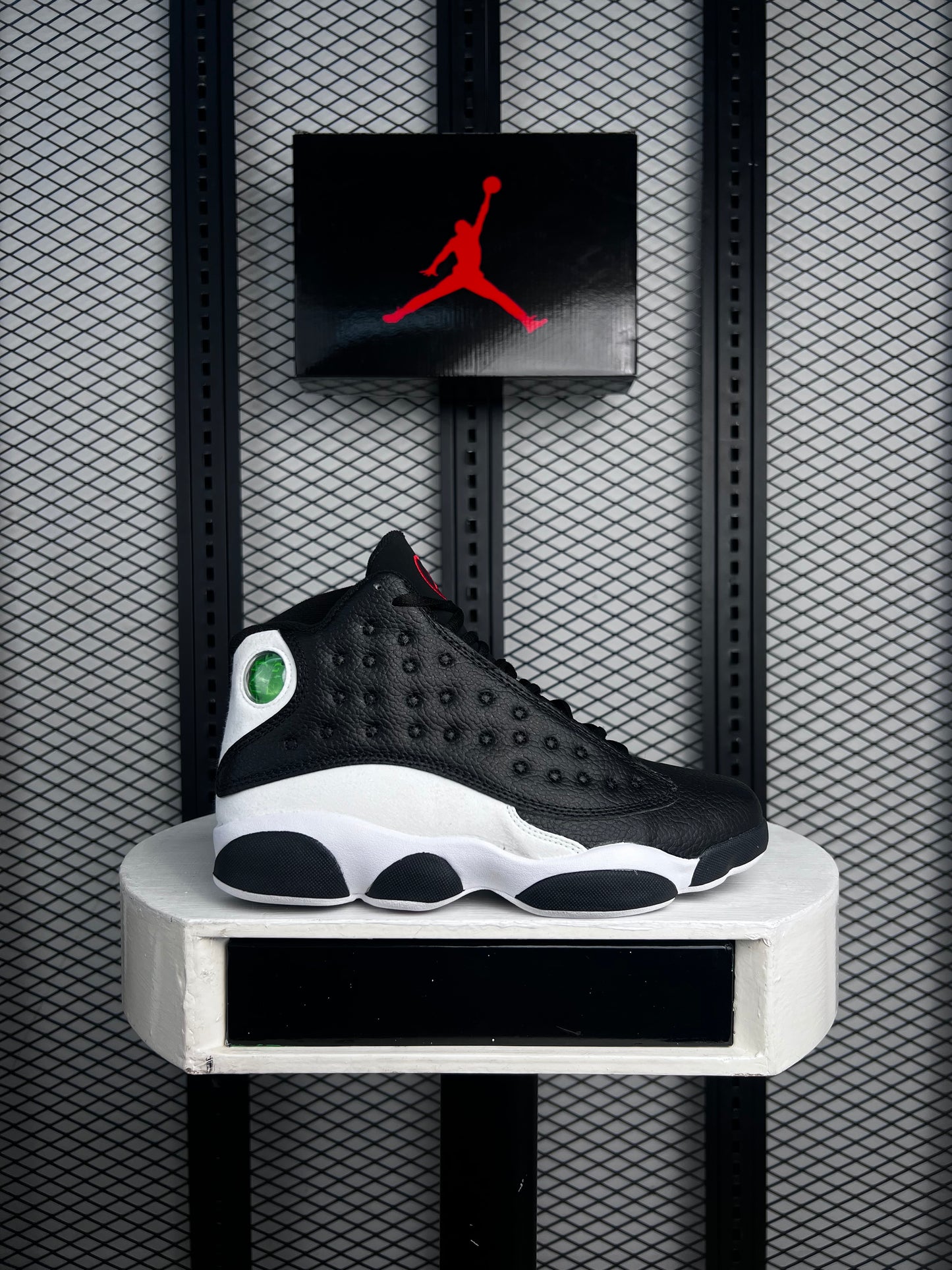 J13 retro lifestyle sneaker