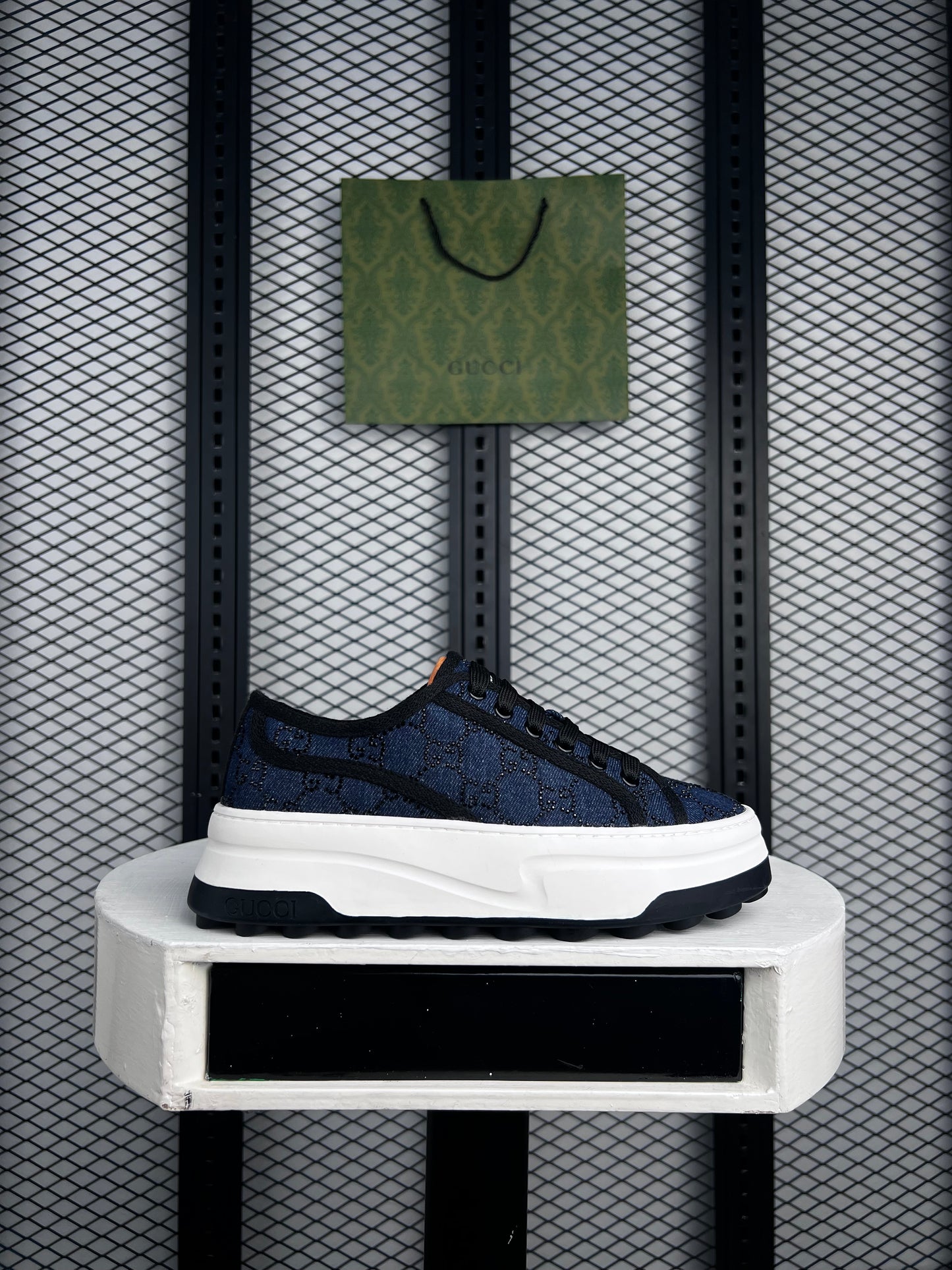 Ladies Luxury sneaker