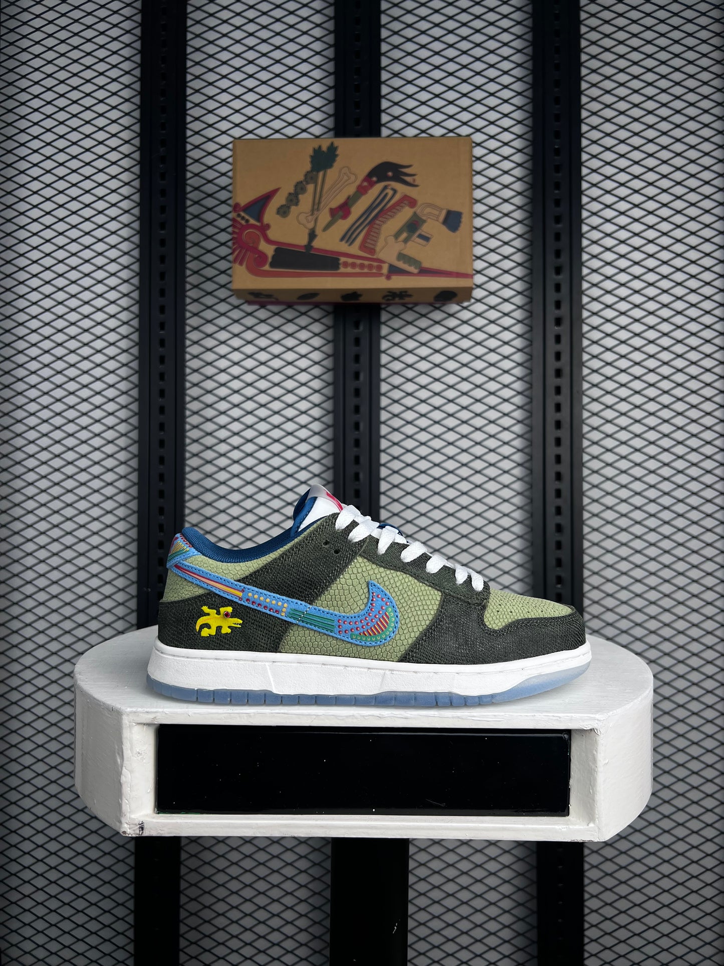 SB Special Edition Sneaker