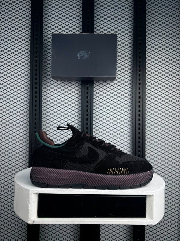 Textured-midsole low-top trainer with zigzag stitching