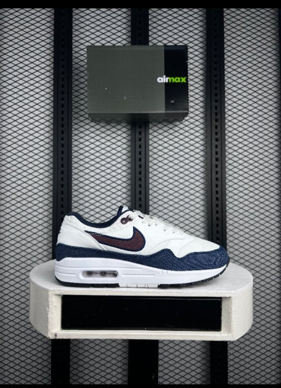 Low-profile retro runner in denim and cream canvas