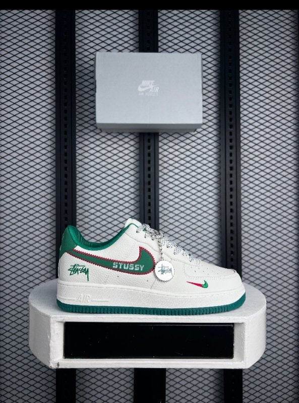 Low-top sneaker Green