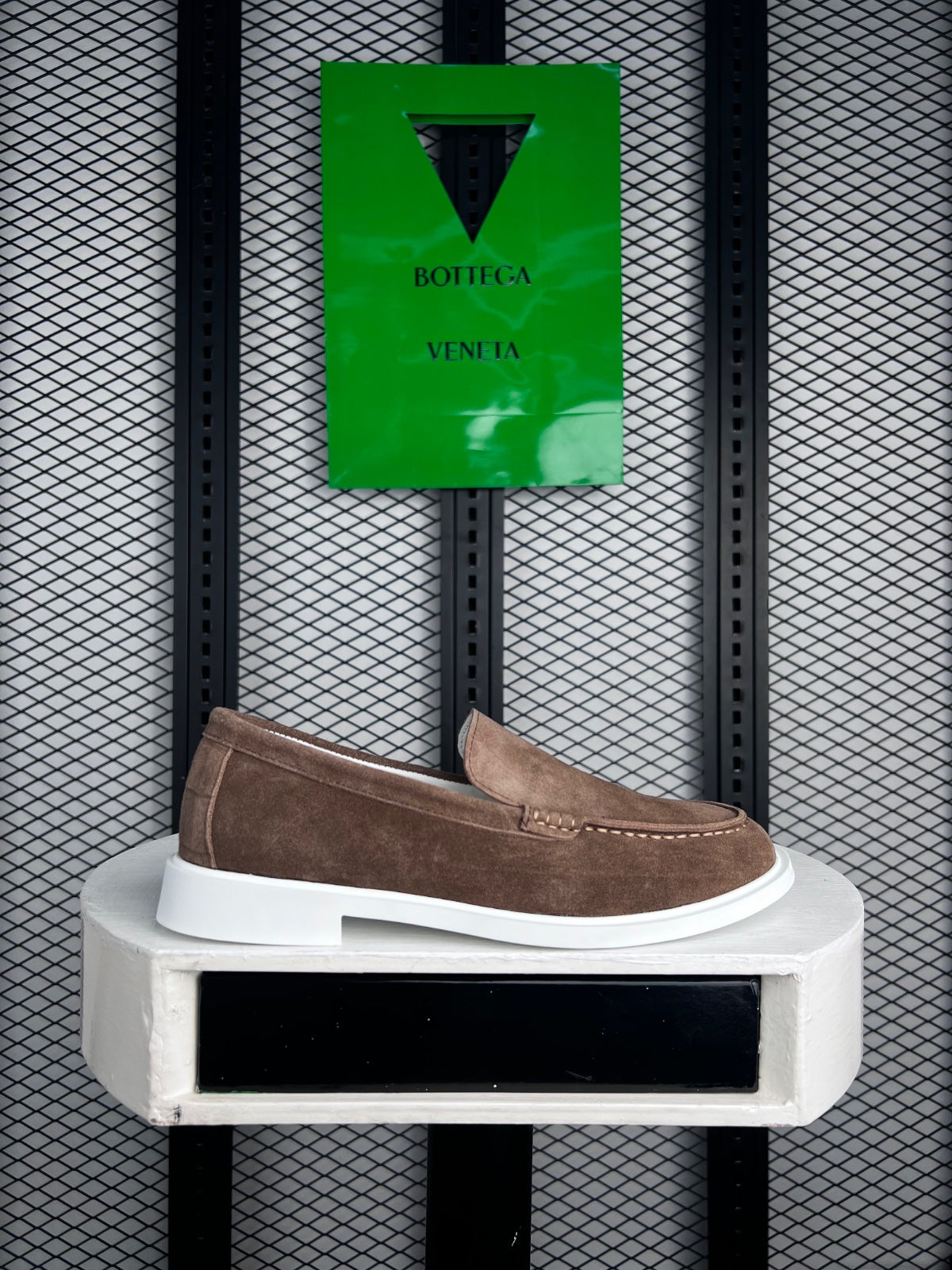 White-soled slip-on loafer in tan nubuck