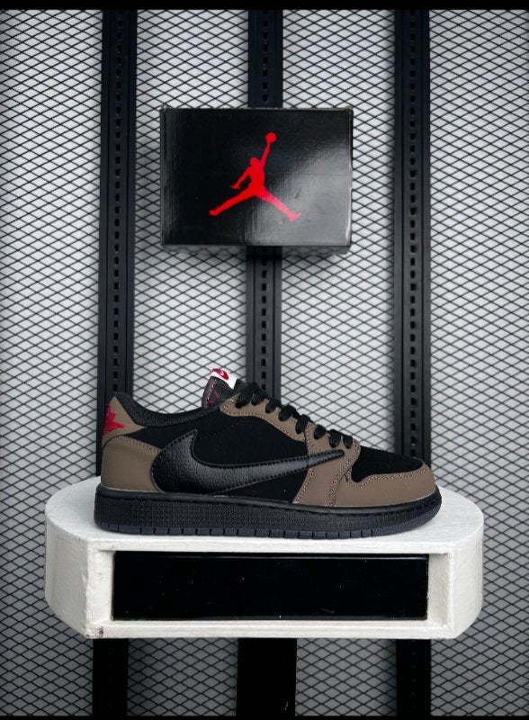 Sneaker black with brown