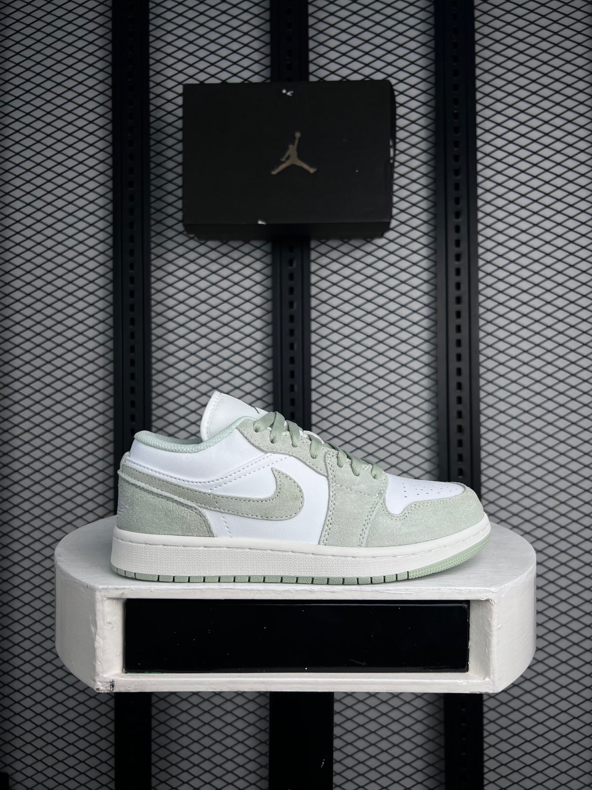 Hairy napped leather low-top in pale mint and white
