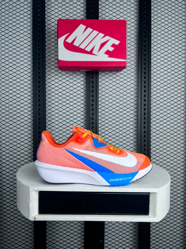 Sneaker rival fly orange