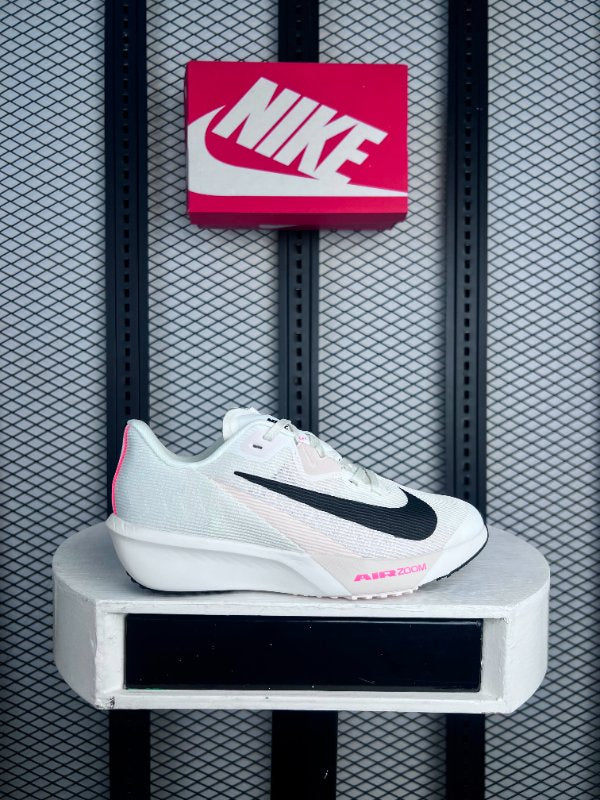 Sneaker rival fly