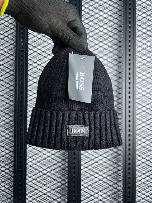 Ribbed knit black beanie