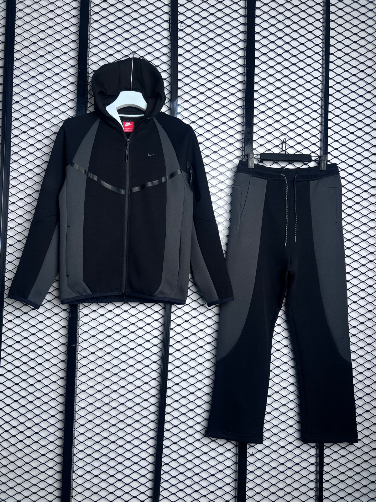 Tracksuit IF1324 black