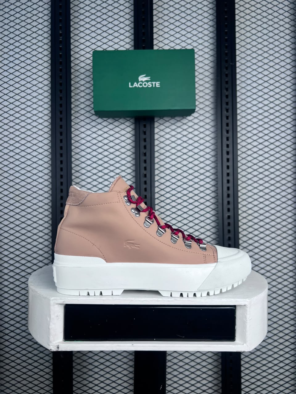 Special edition sneaker