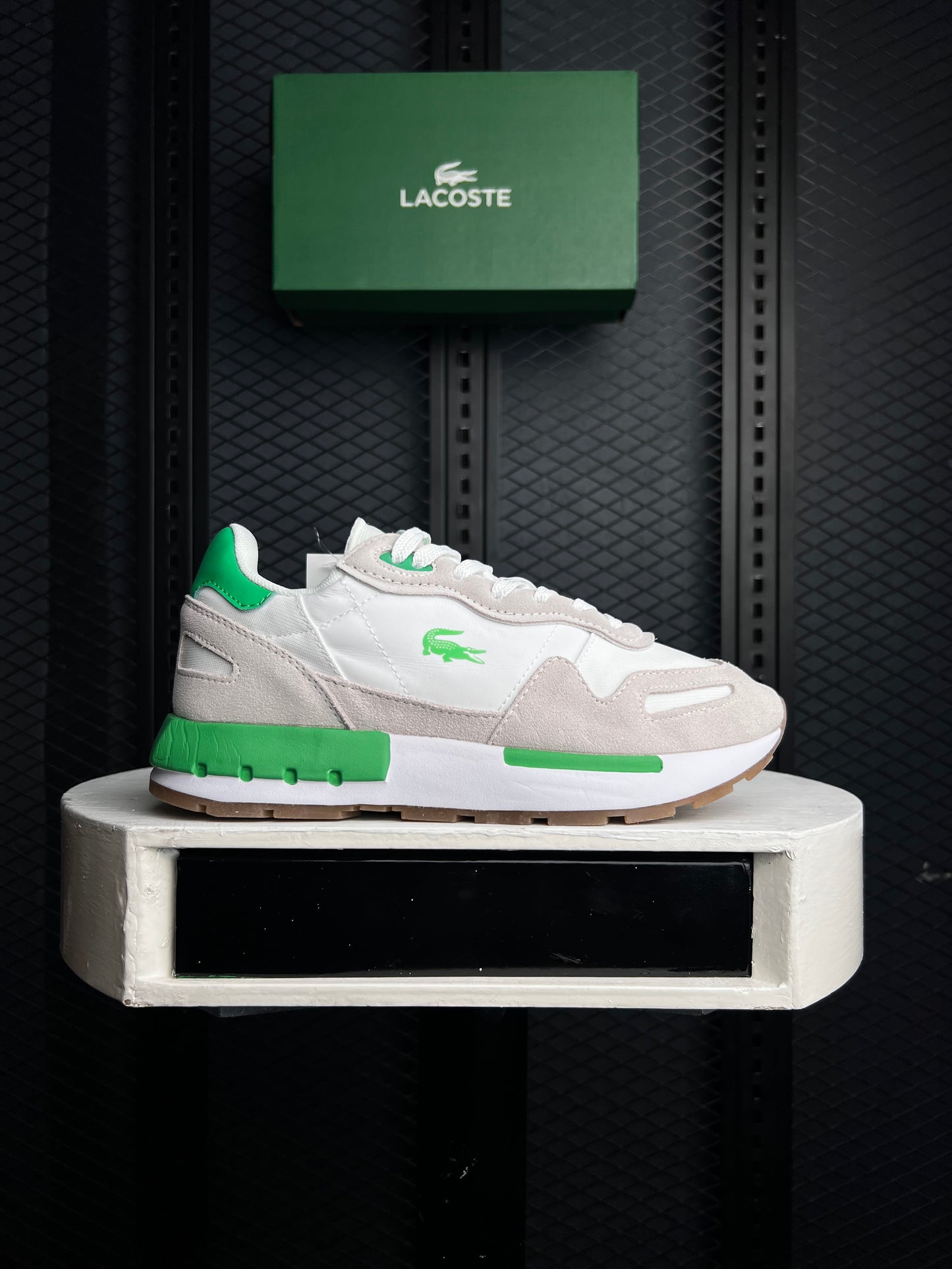 L Special Edition Sneaker’s