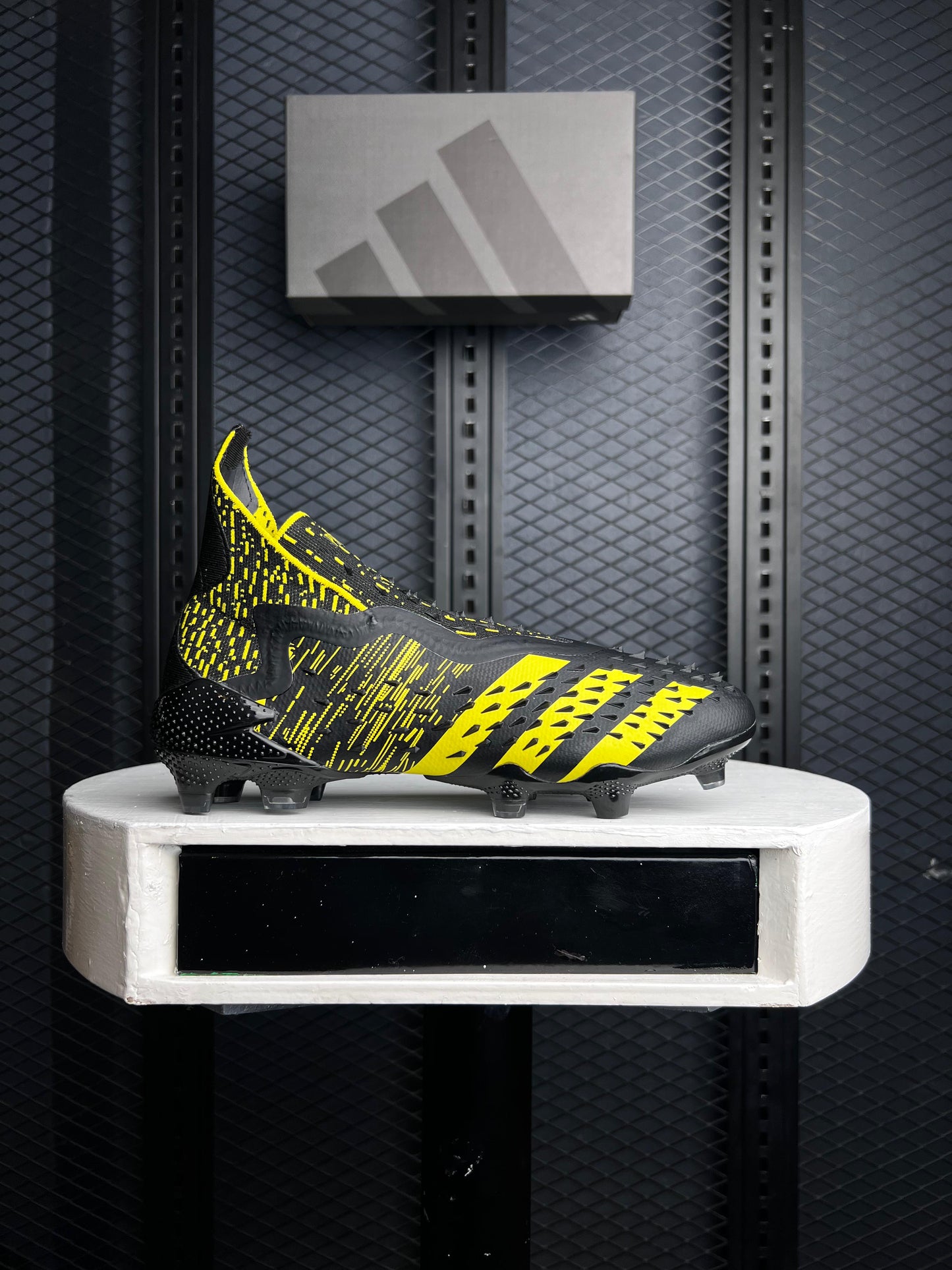 Men’s Soccer Boots black yellow