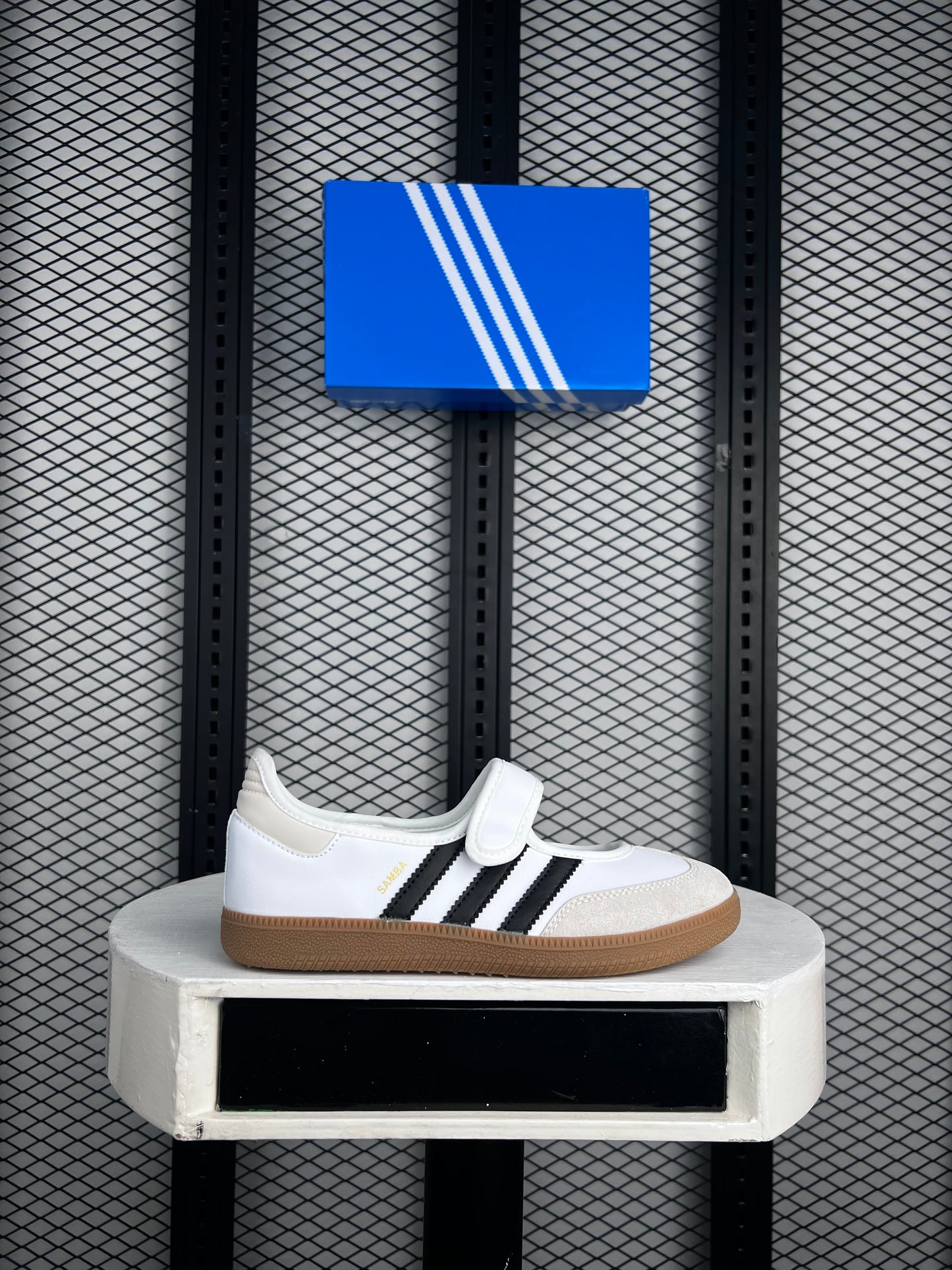 Special Edition sneaker