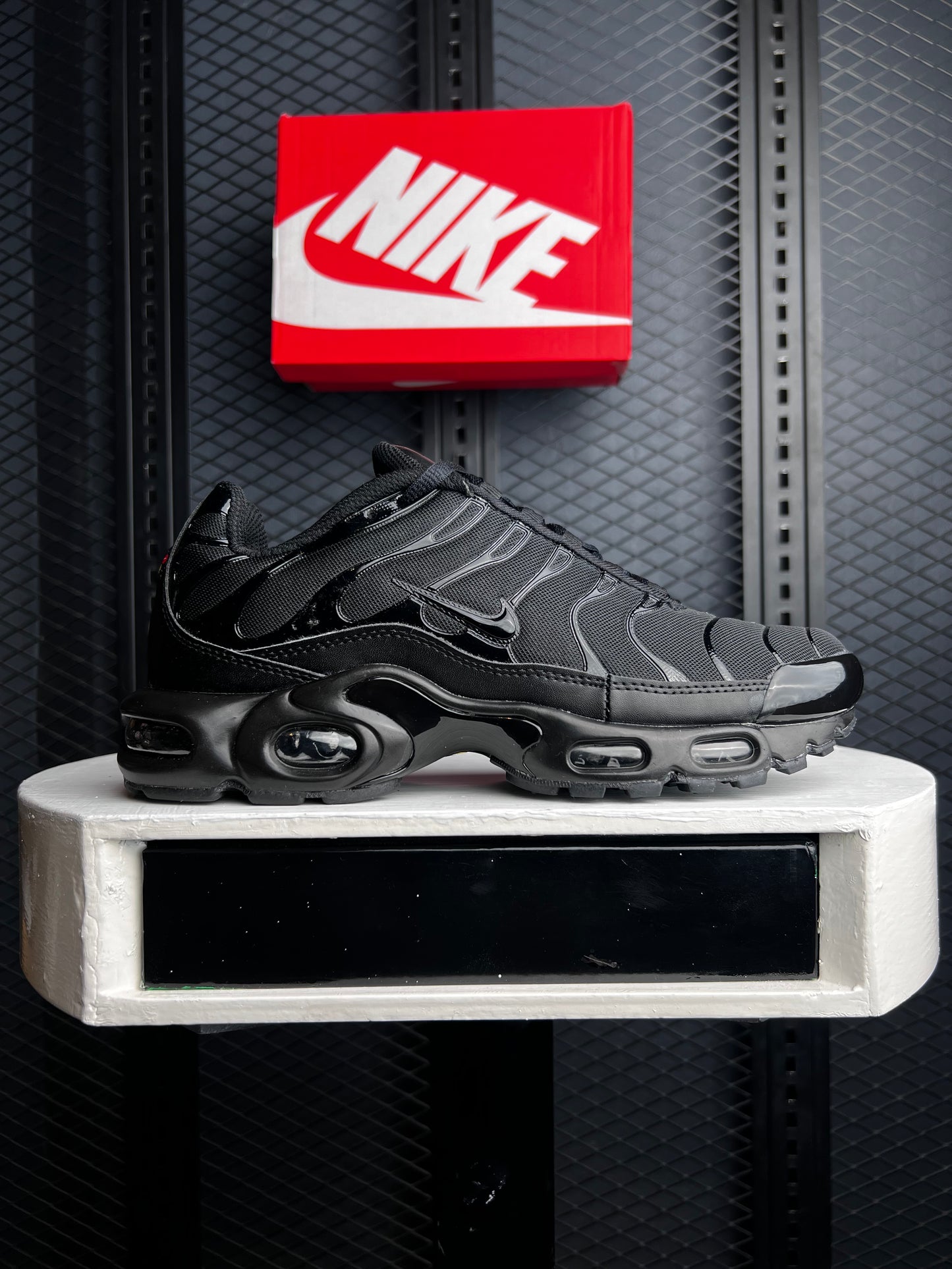 TN Plus Lifestyle Sneakers