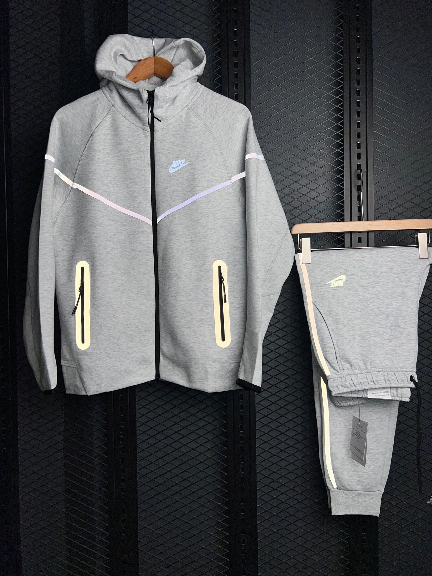 T-F  tracksuit Windrunner