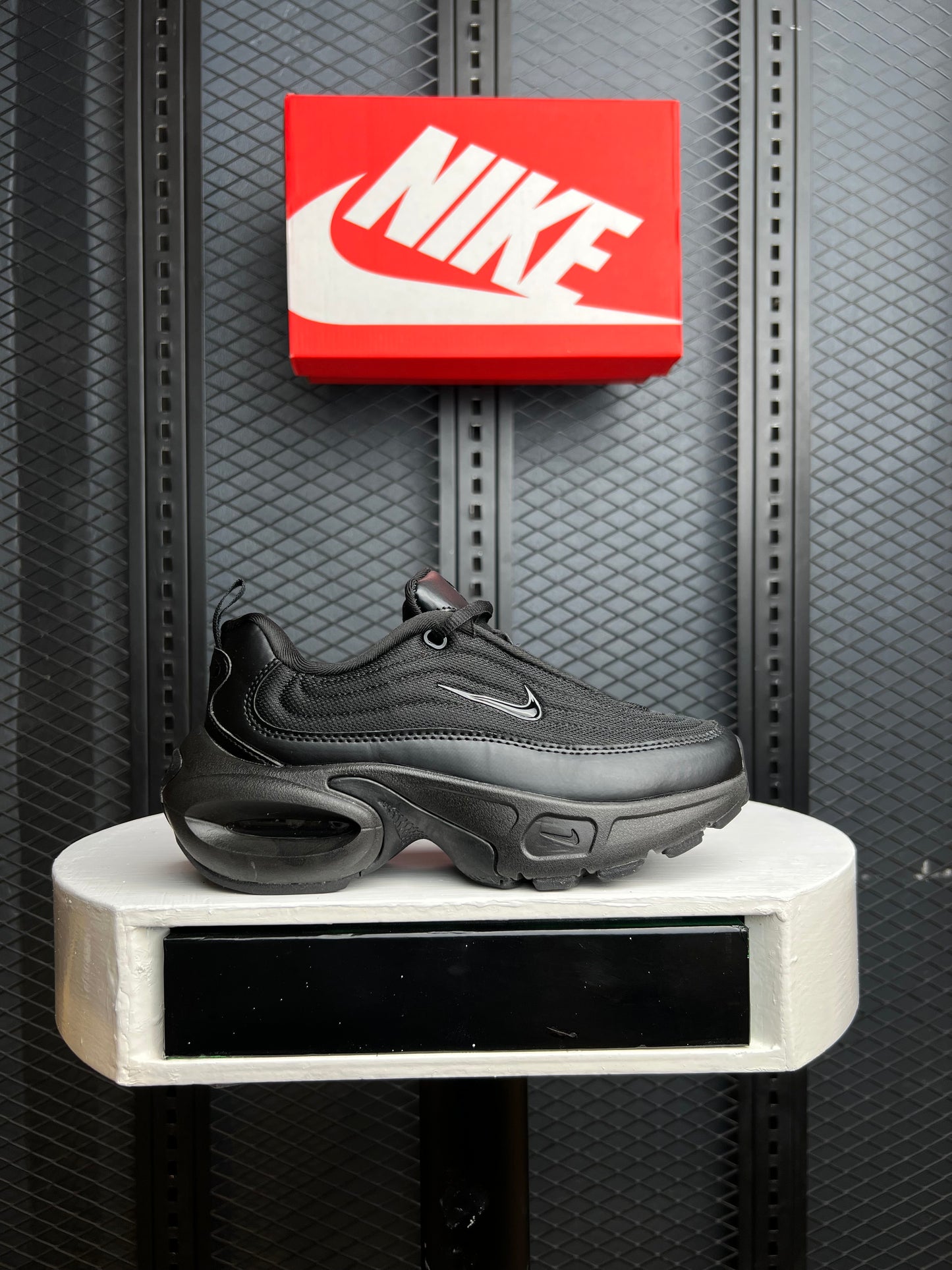 Air M Portal New Edition Sneakers