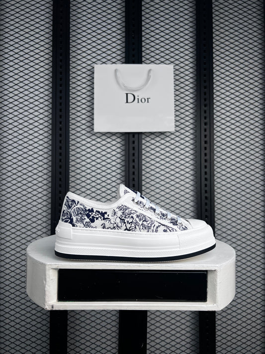 Ladies Luxury sneaker