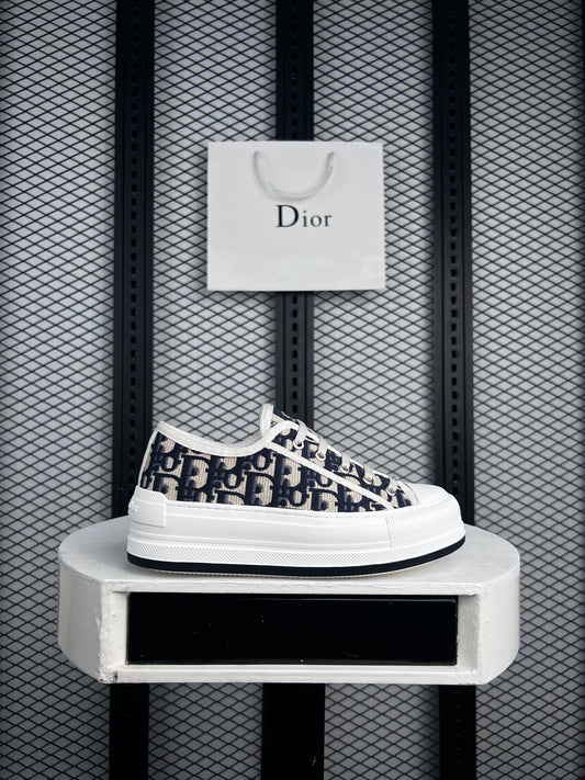 Ladies Luxury sneaker