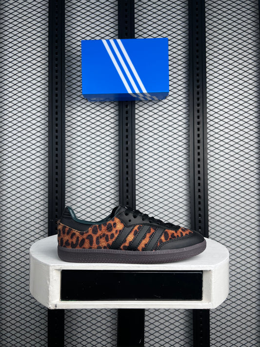 Ladies luxury sneaker