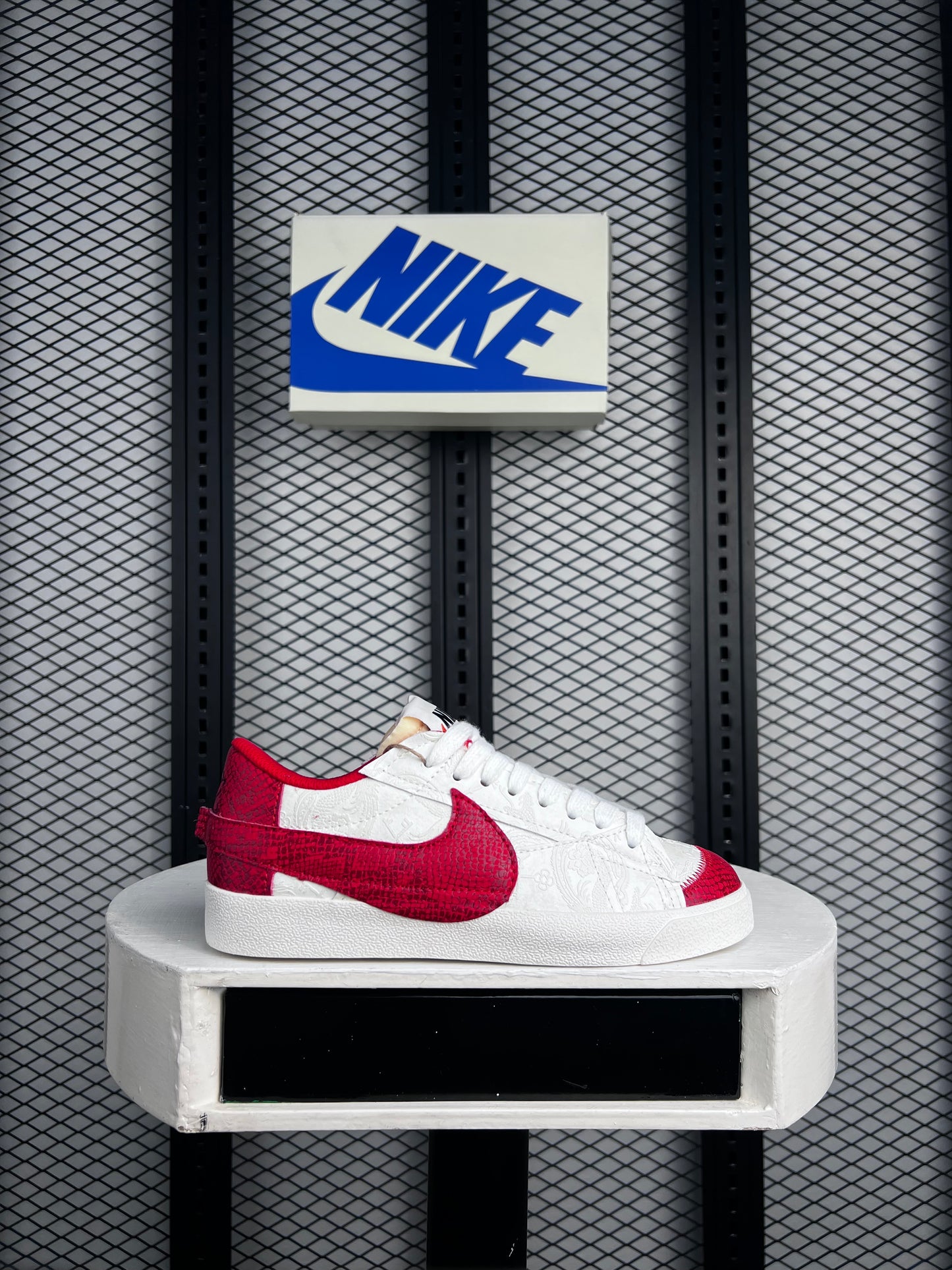 Special edition sneaker