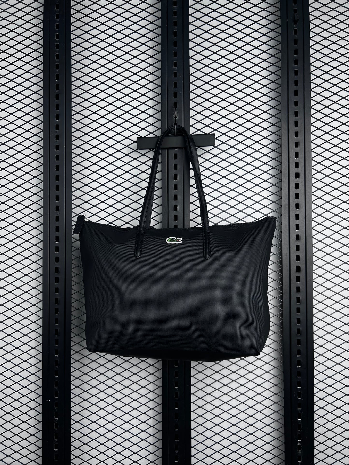 LADIES HANDBAG
