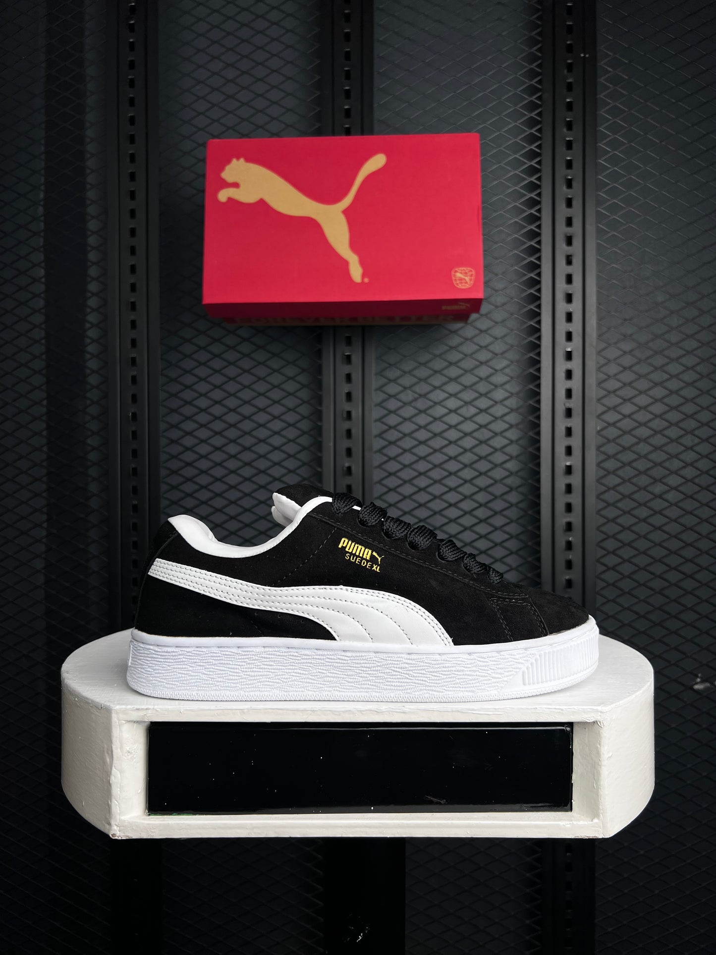 SUEDE Special Edition Sneaker