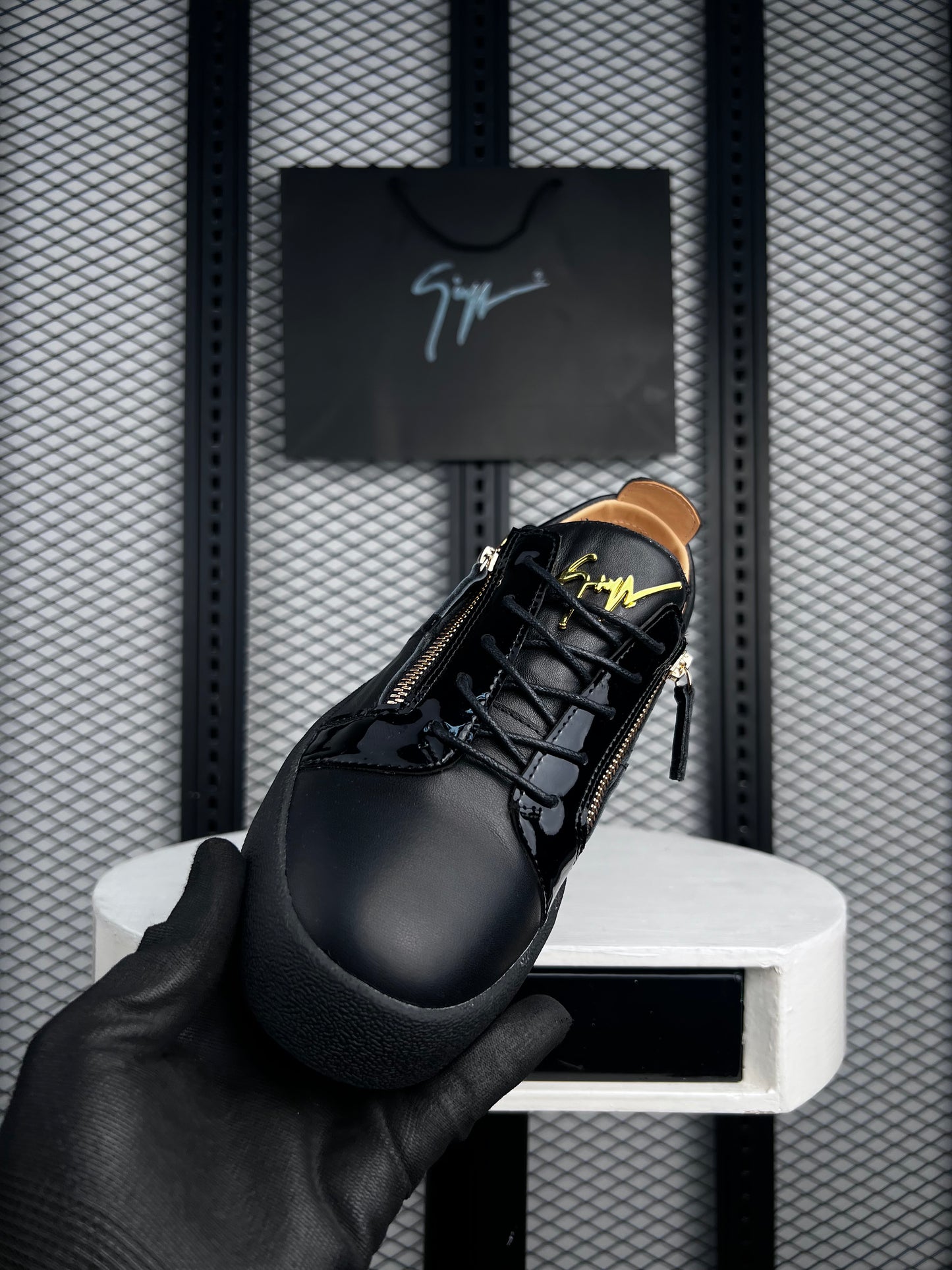 Men's special edition sneaker