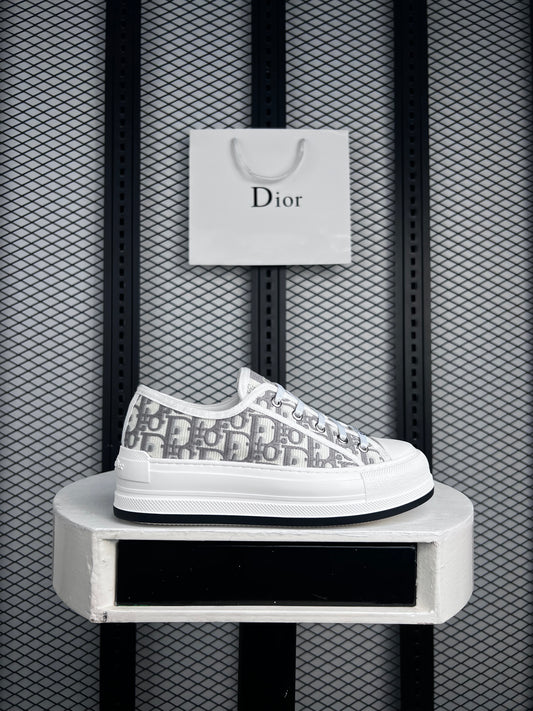 Ladies Luxury sneaker