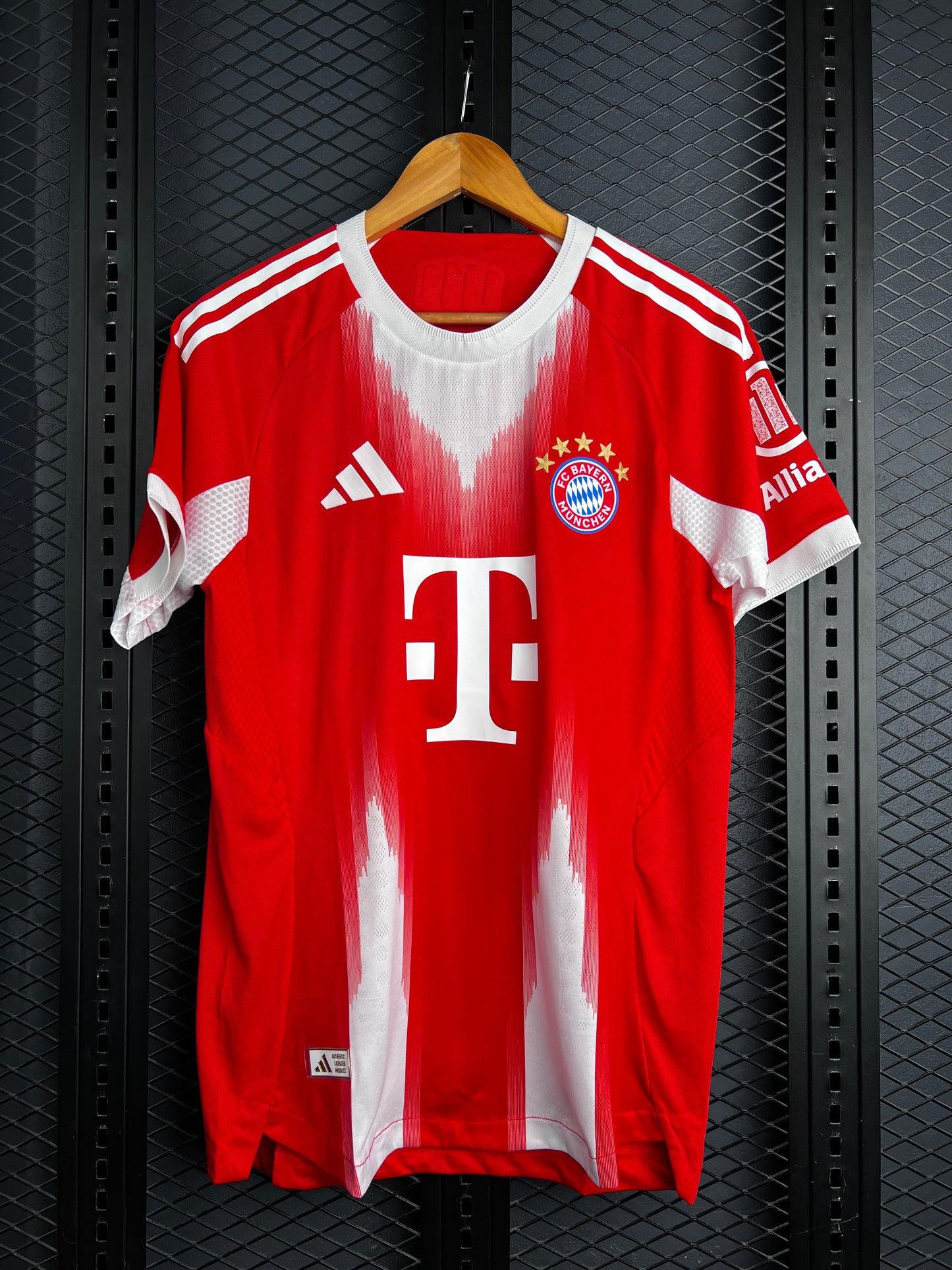 FC BAYERN MUNCHEN 2025/26 Home Jersey