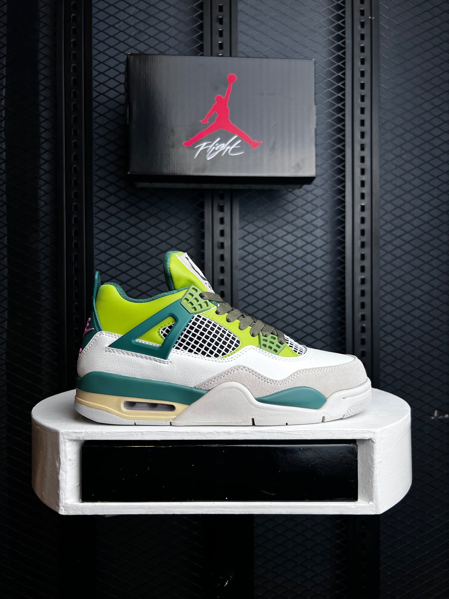 AJ4 Retro - Special Edition