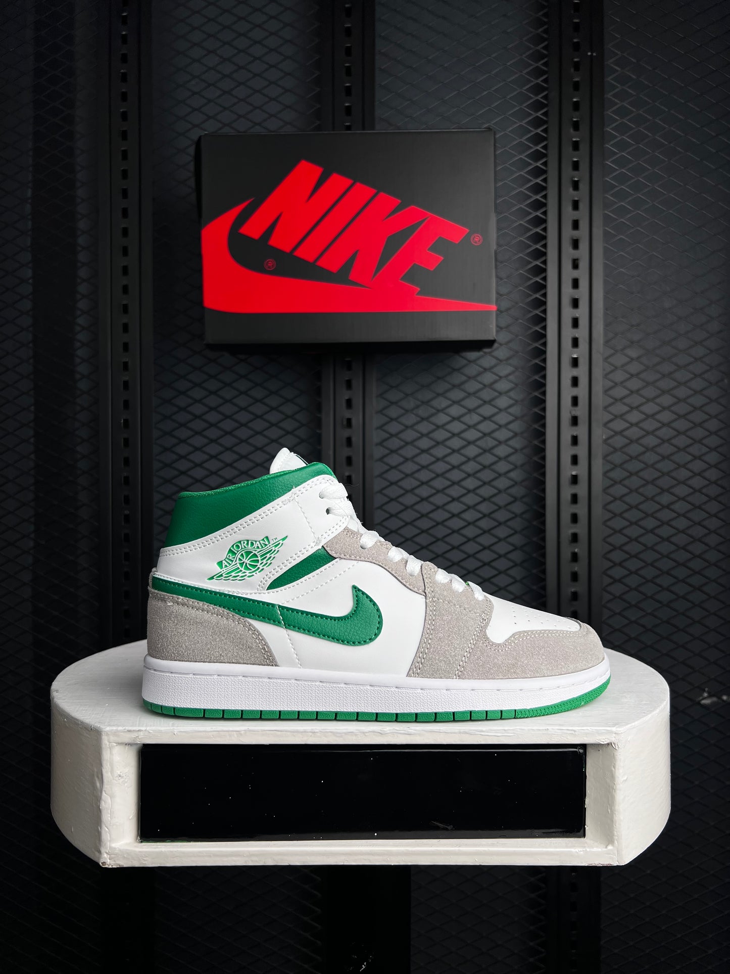 AJ1 High Edition Sneaker