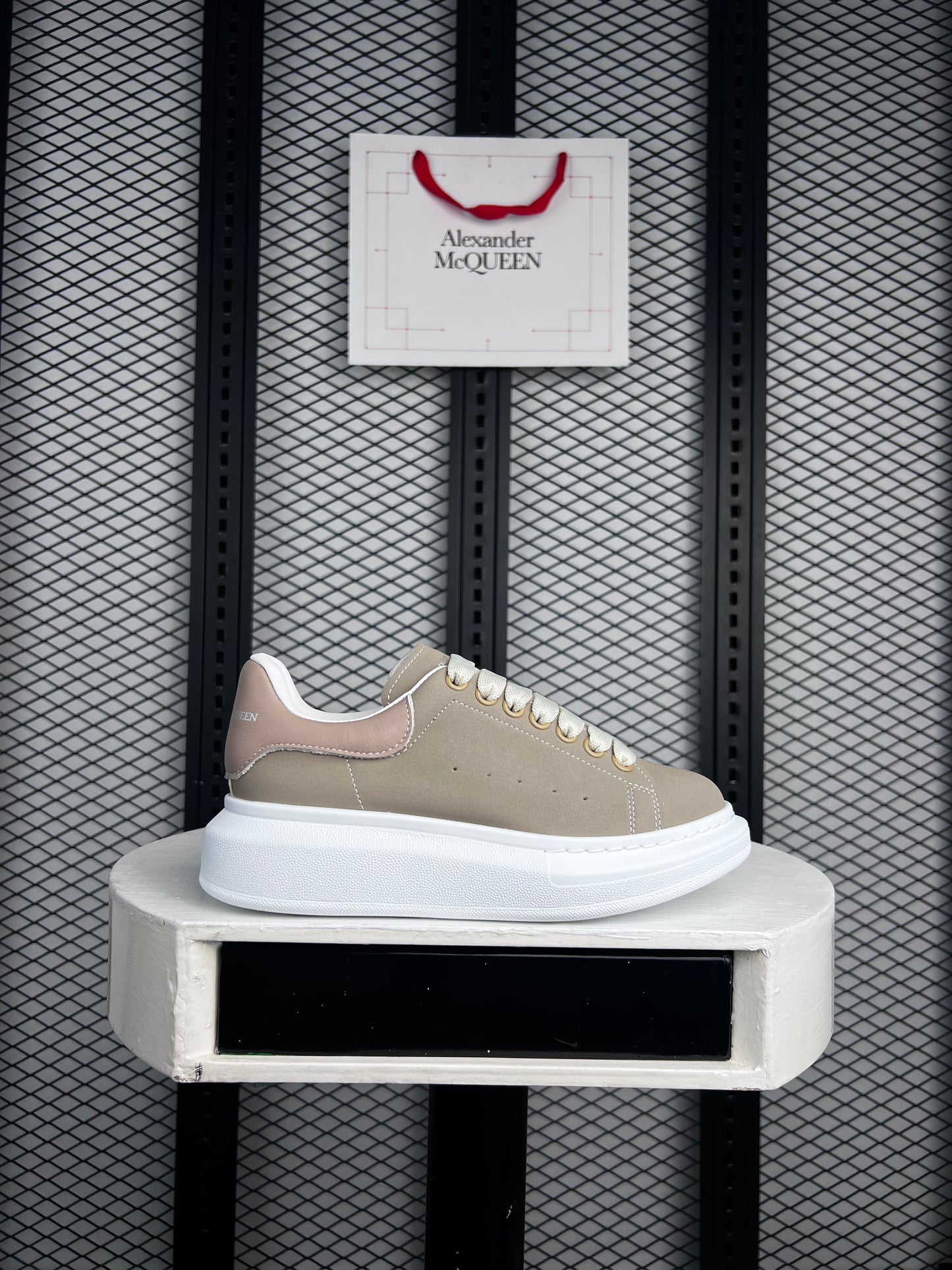 Ladies Luxury sneaker