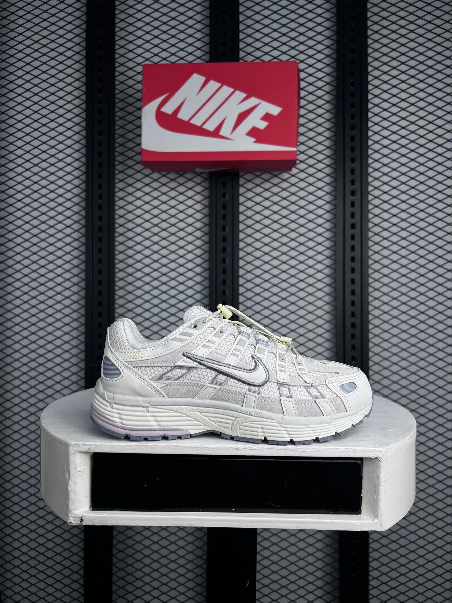 Ladies Luxury Sneaker