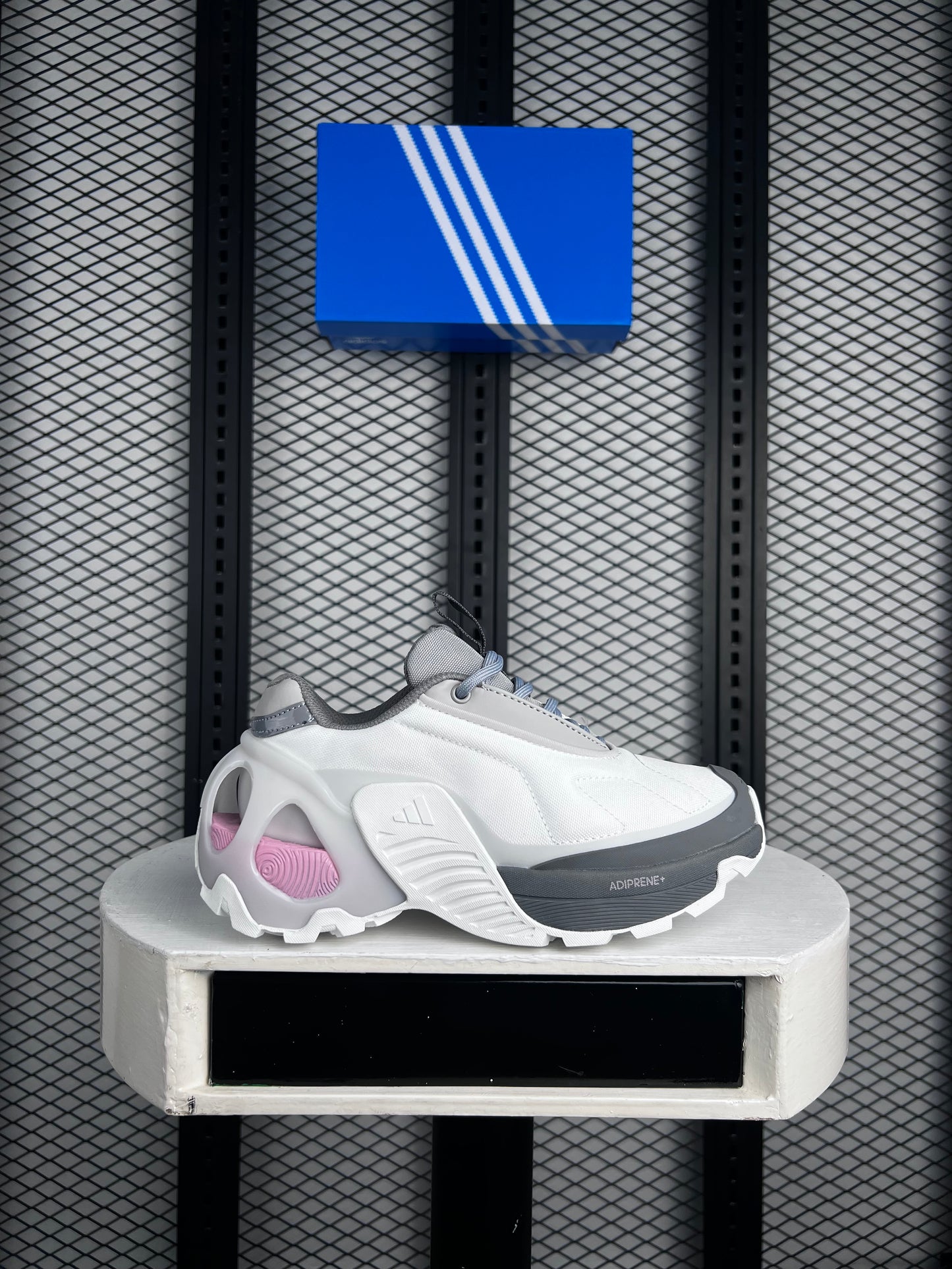 Wonder runner ADI sneaker