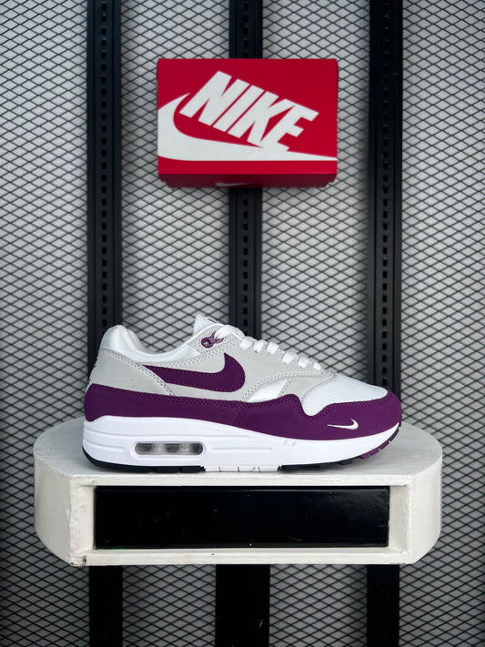 New edition sneaker