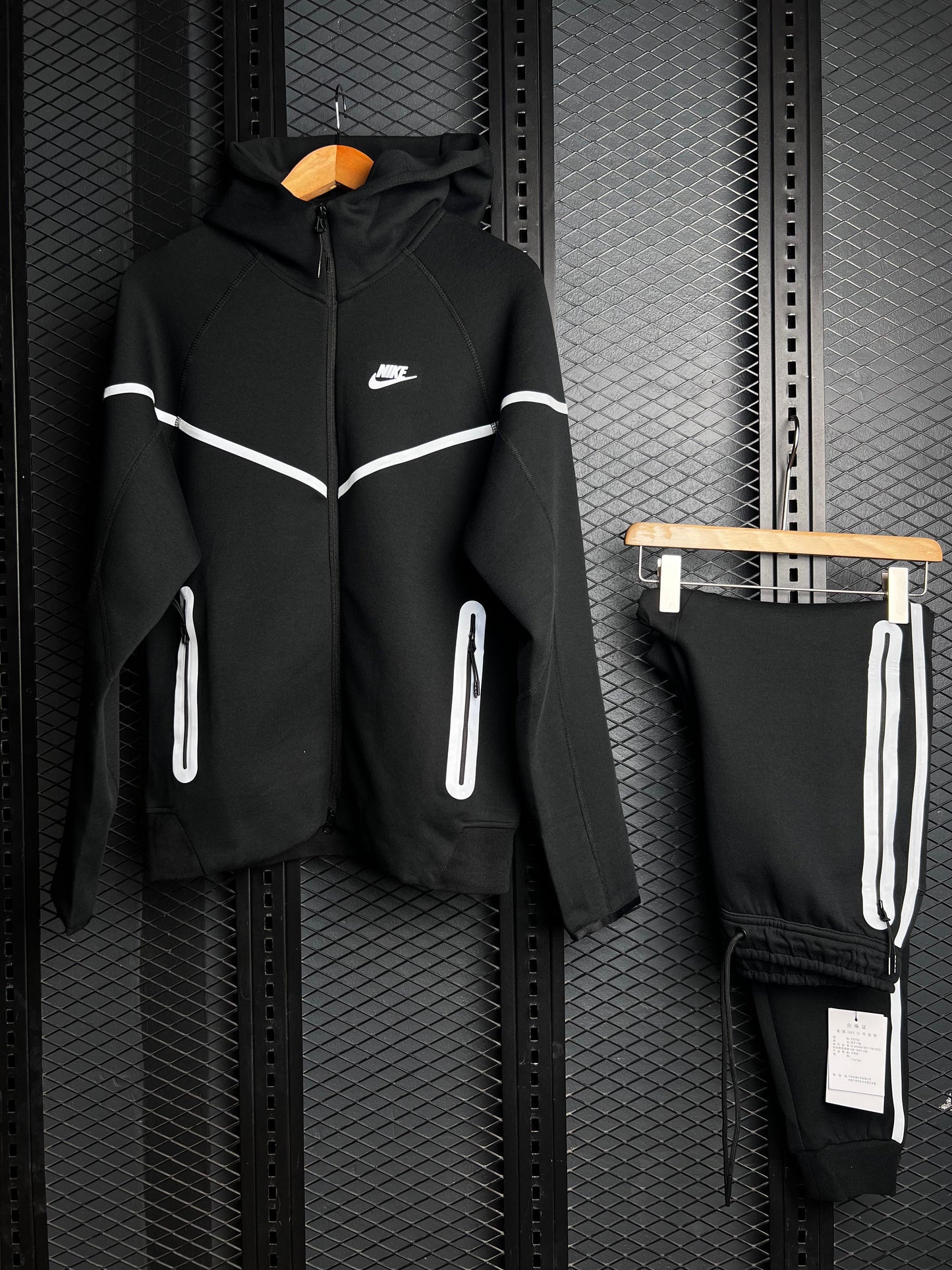 T-F  tracksuit Windrunner