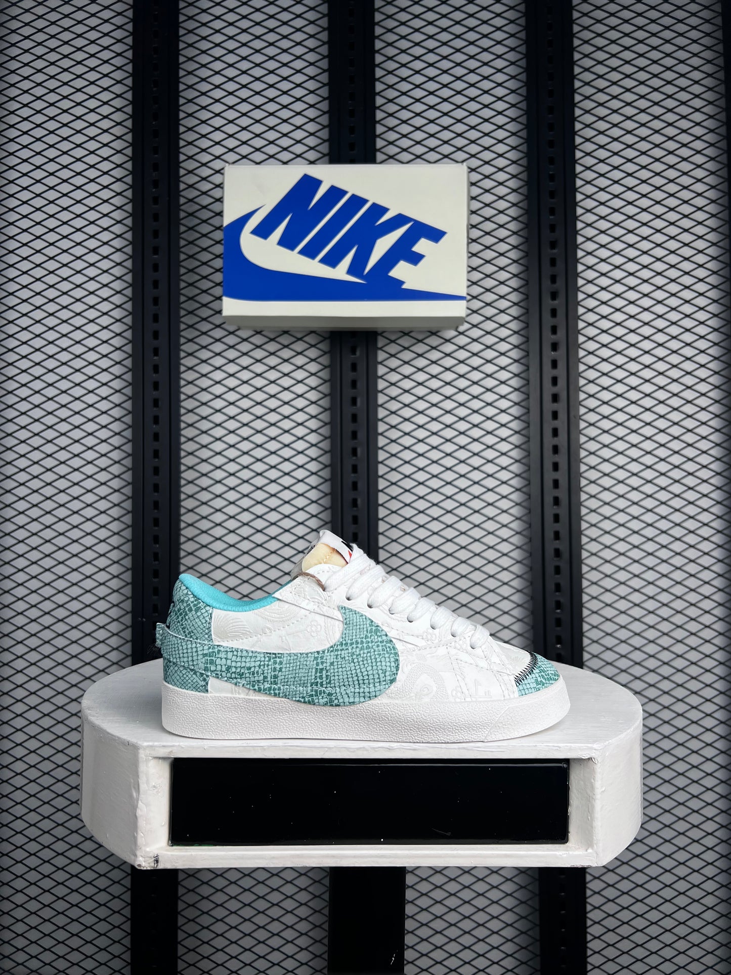 Special edition sneaker