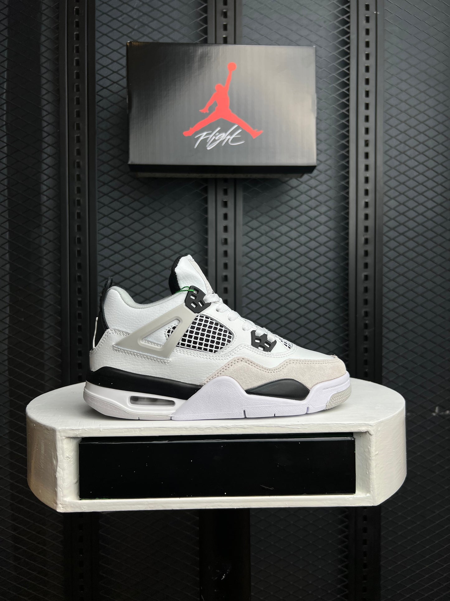 AJ4 -Retro Sneakers Edition